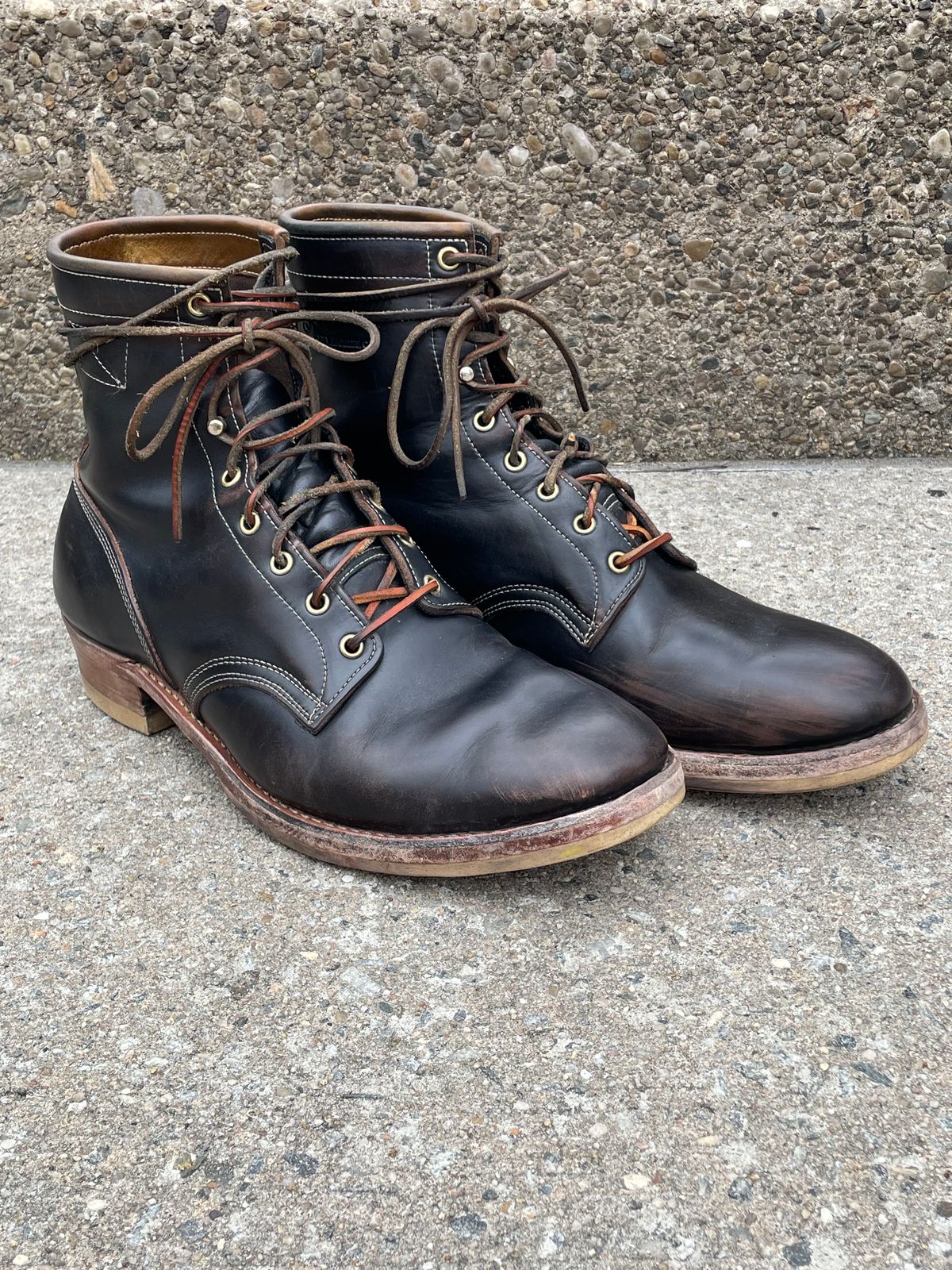 Photo by solestandcool on February 2, 2025 of the Role Club Underdogs in Shinki Hand-Finished Black Horsehide.