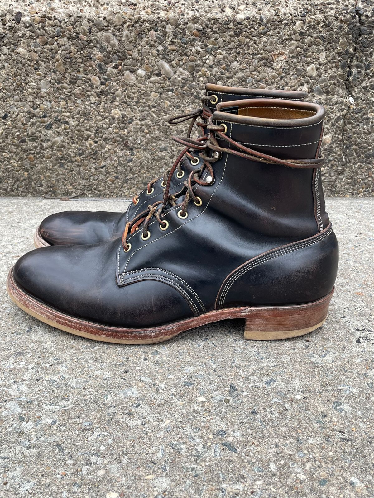Photo by solestandcool on February 2, 2025 of the Role Club Underdogs in Shinki Hand-Finished Black Horsehide.