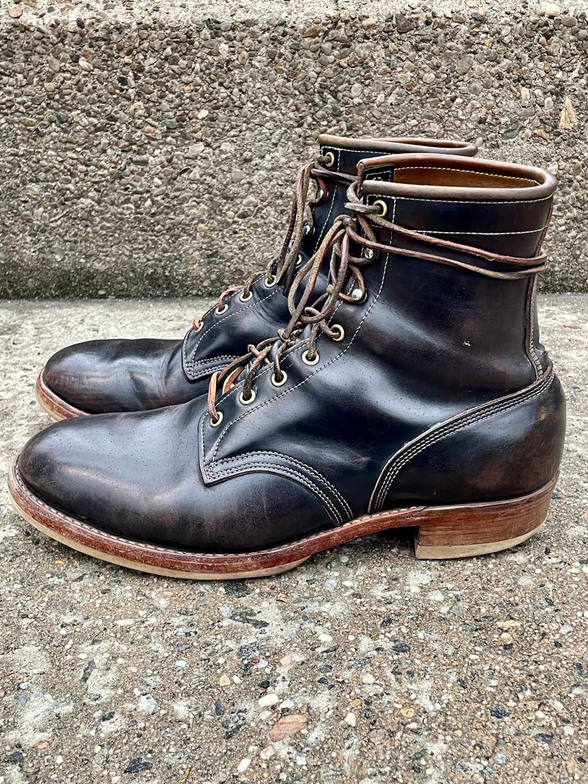 Photo by solestandcool on April 5, 2025 of the Role Club Underdogs in Shinki Hand-Finished Black Horsehide.