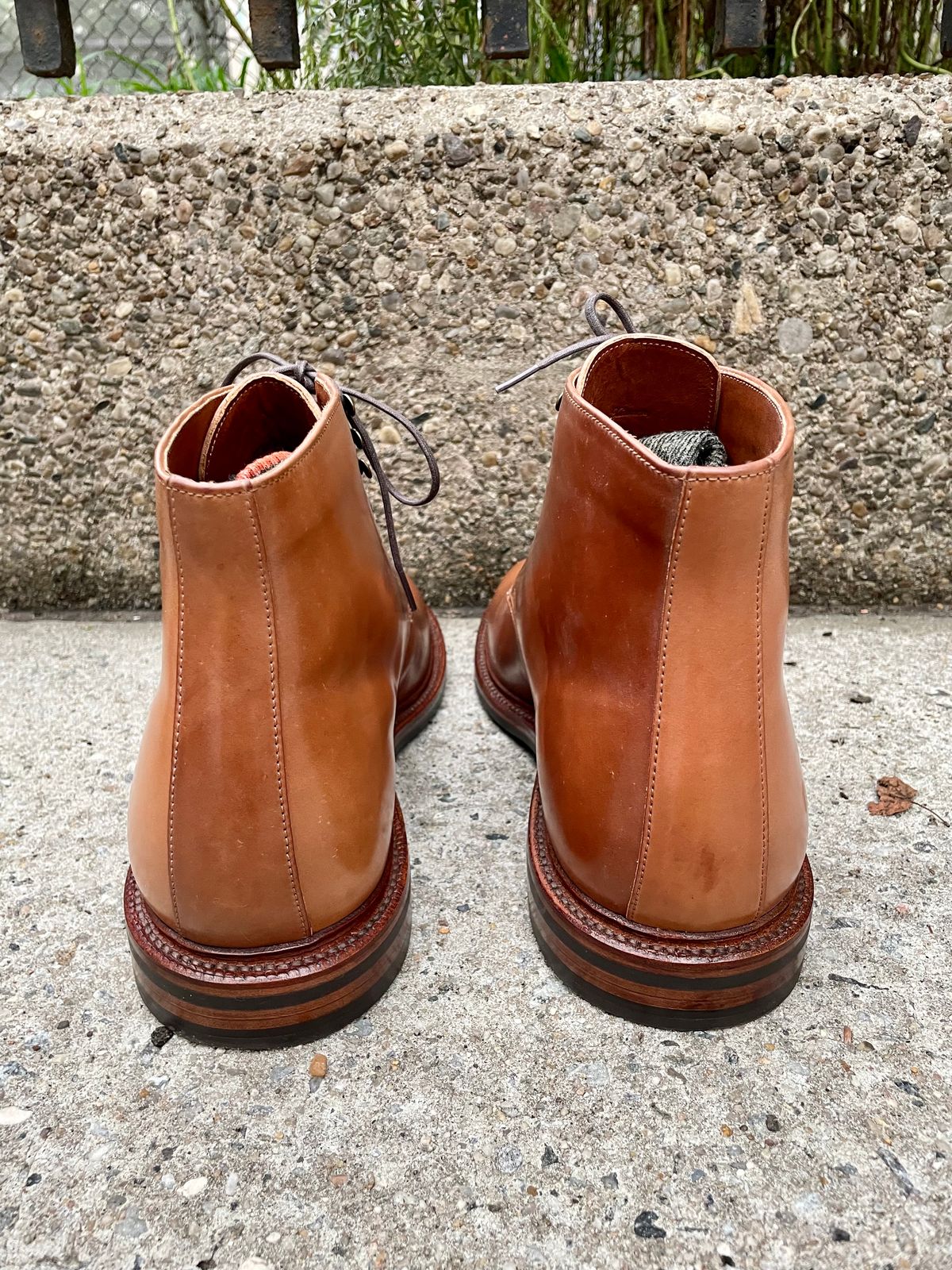Photo by solestandcool on October 1, 2022 of the Grant Stone Edward Boot in Horween Honey Glazed Shell Cordovan.