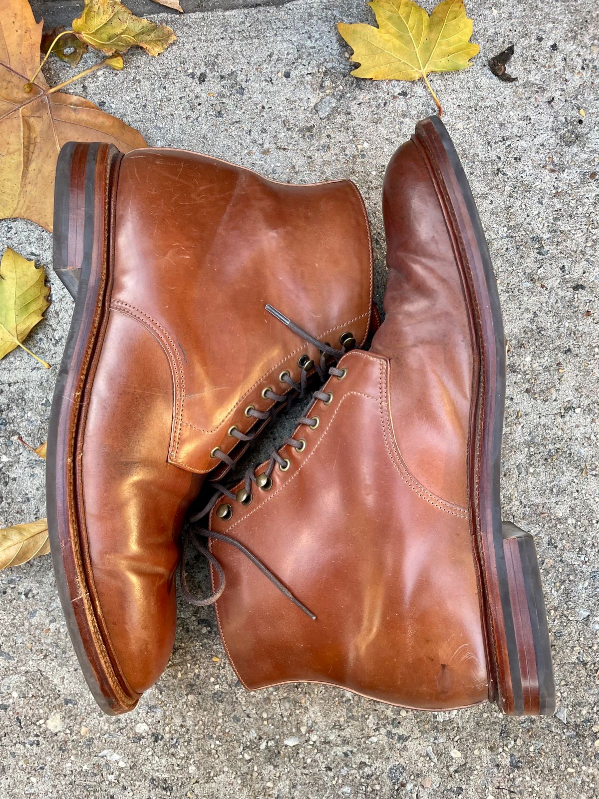 Photo by solestandcool on November 5, 2022 of the Grant Stone Edward Boot in Horween Honey Glazed Shell Cordovan.