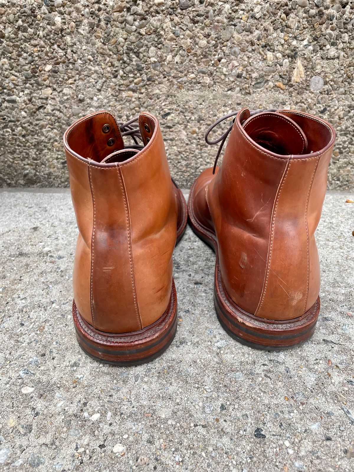 Photo by solestandcool on December 4, 2022 of the Grant Stone Edward Boot in Horween Honey Glazed Shell Cordovan.
