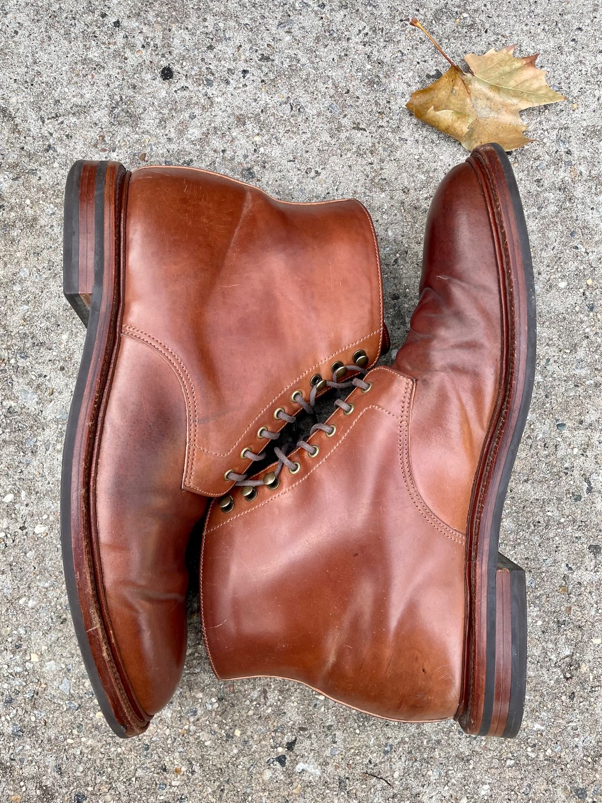 Photo by solestandcool on December 4, 2022 of the Grant Stone Edward Boot in Horween Honey Glazed Shell Cordovan.