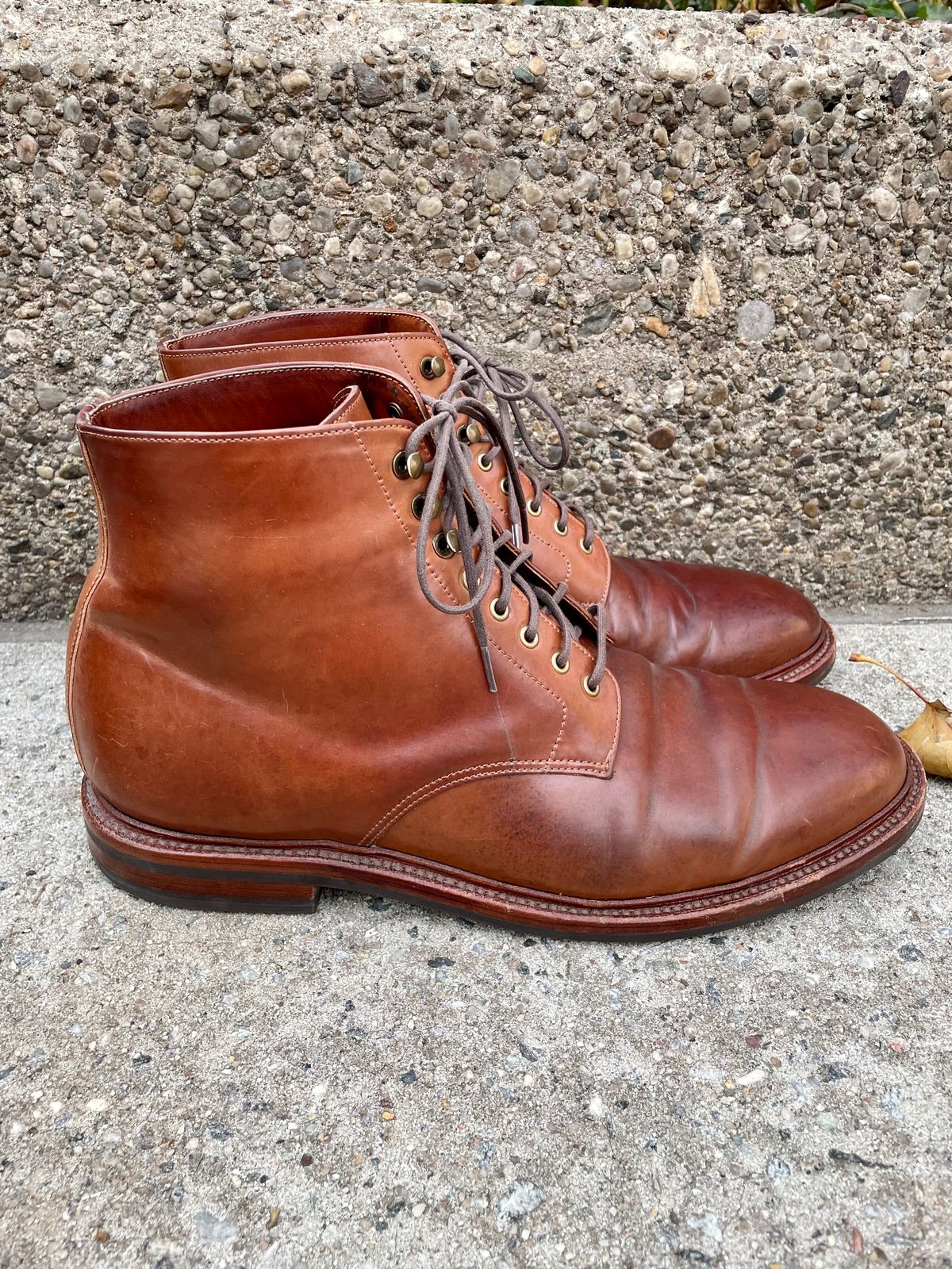 Photo by solestandcool on December 4, 2022 of the Grant Stone Edward Boot in Horween Honey Glazed Shell Cordovan.