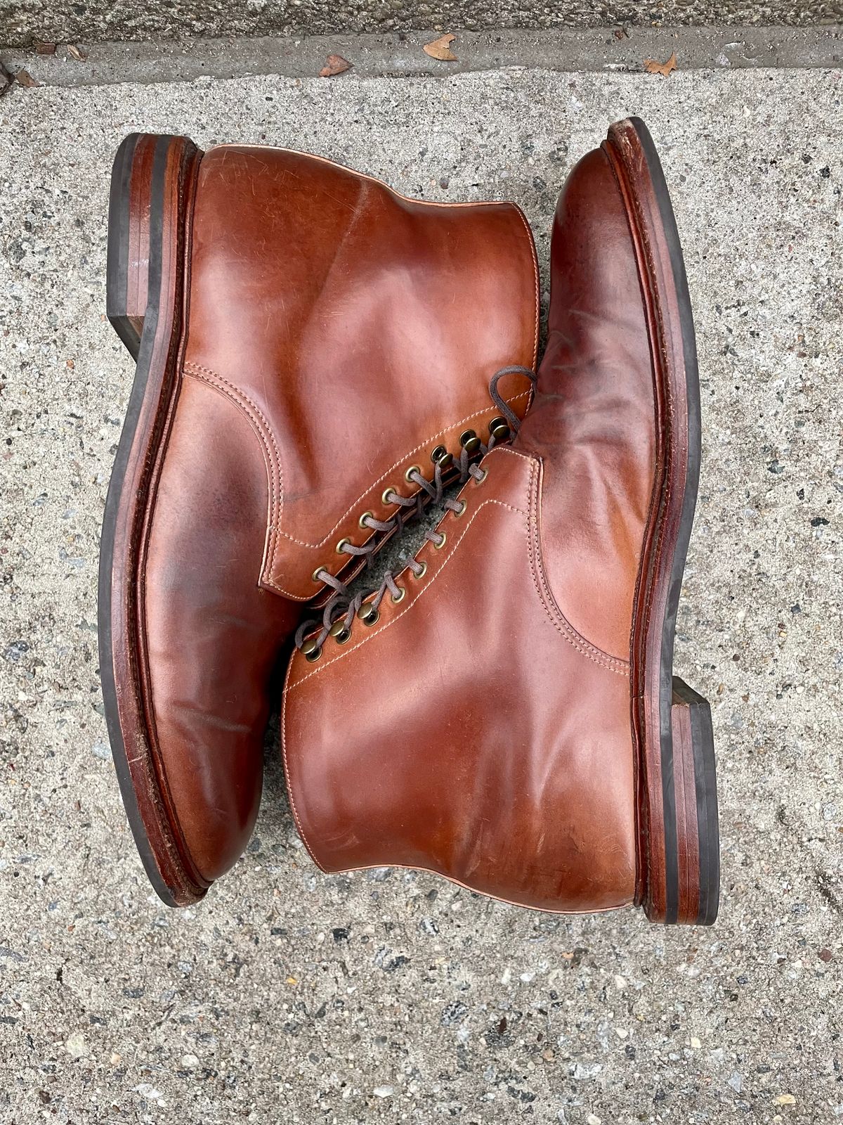 Photo by solestandcool on January 2, 2023 of the Grant Stone Edward Boot in Horween Honey Glazed Shell Cordovan.