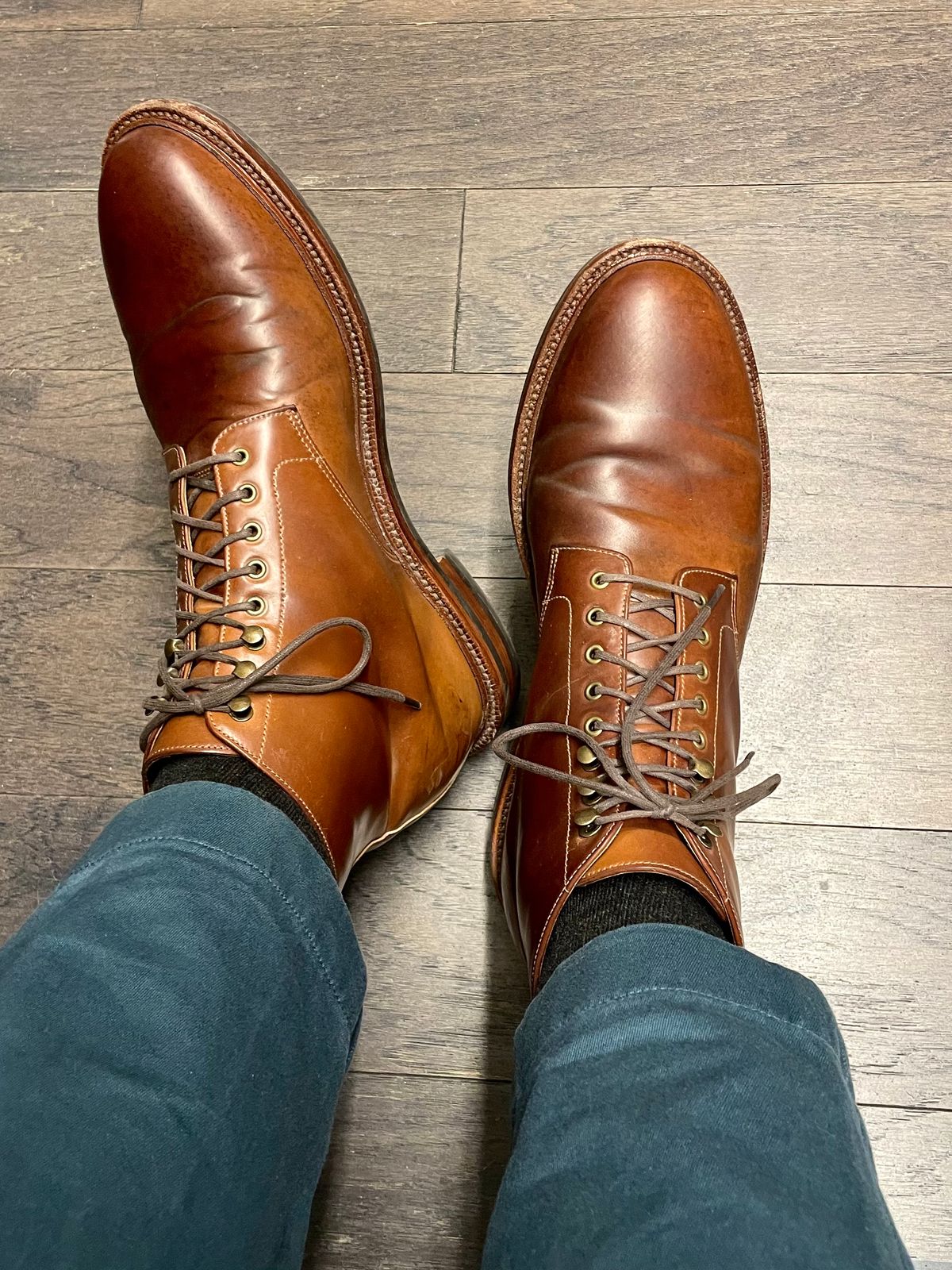 Photo by solestandcool on February 4, 2023 of the Grant Stone Edward Boot in Horween Honey Glazed Shell Cordovan.
