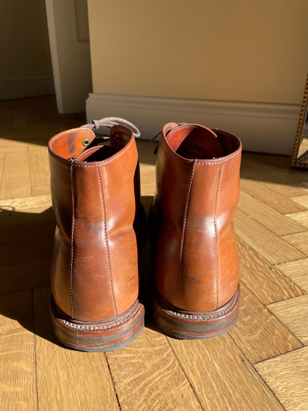 Photo by solestandcool on February 4, 2023 of the Grant Stone Edward Boot in Horween Honey Glazed Shell Cordovan.