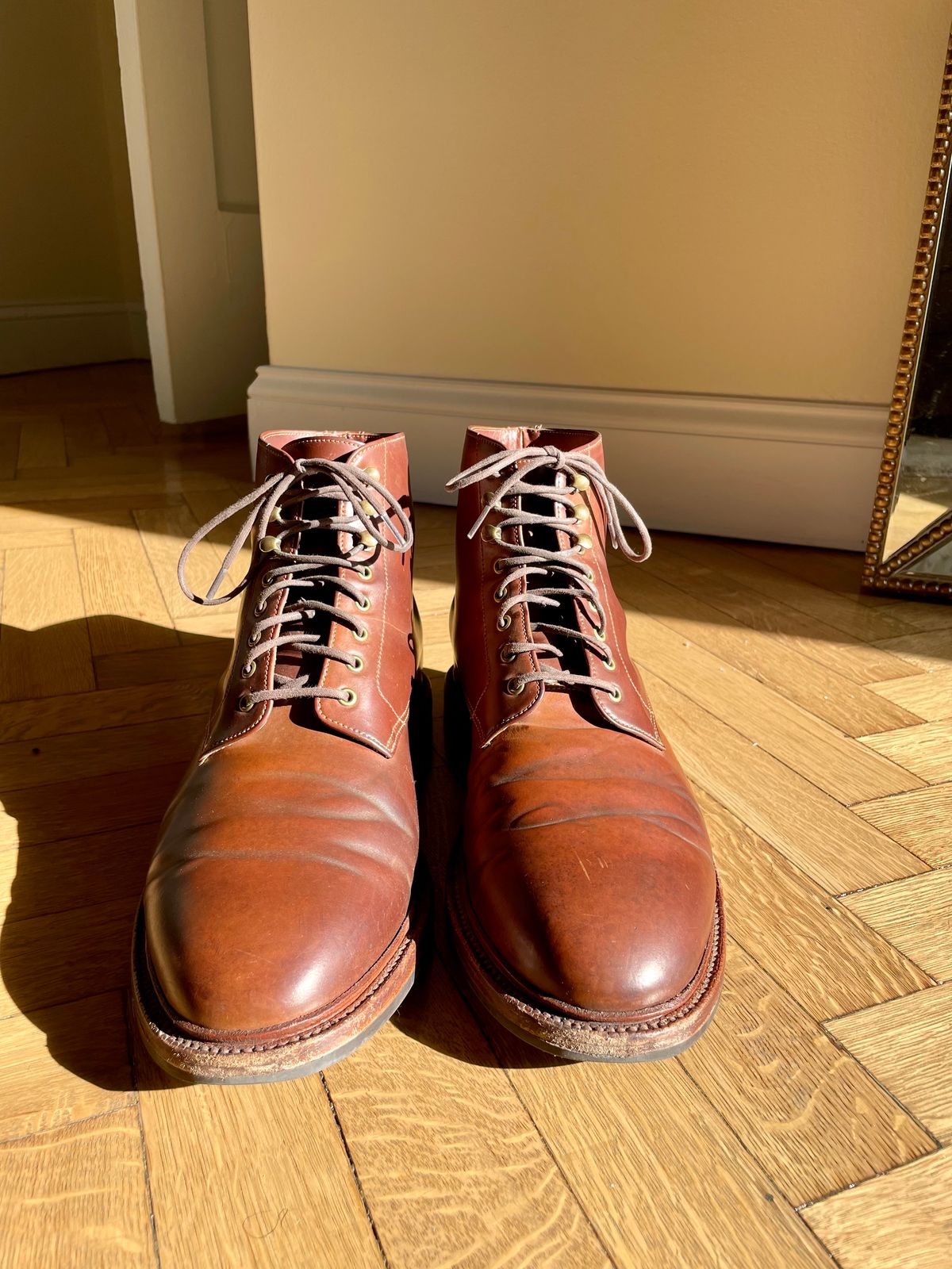 Photo by solestandcool on February 4, 2023 of the Grant Stone Edward Boot in Horween Honey Glazed Shell Cordovan.