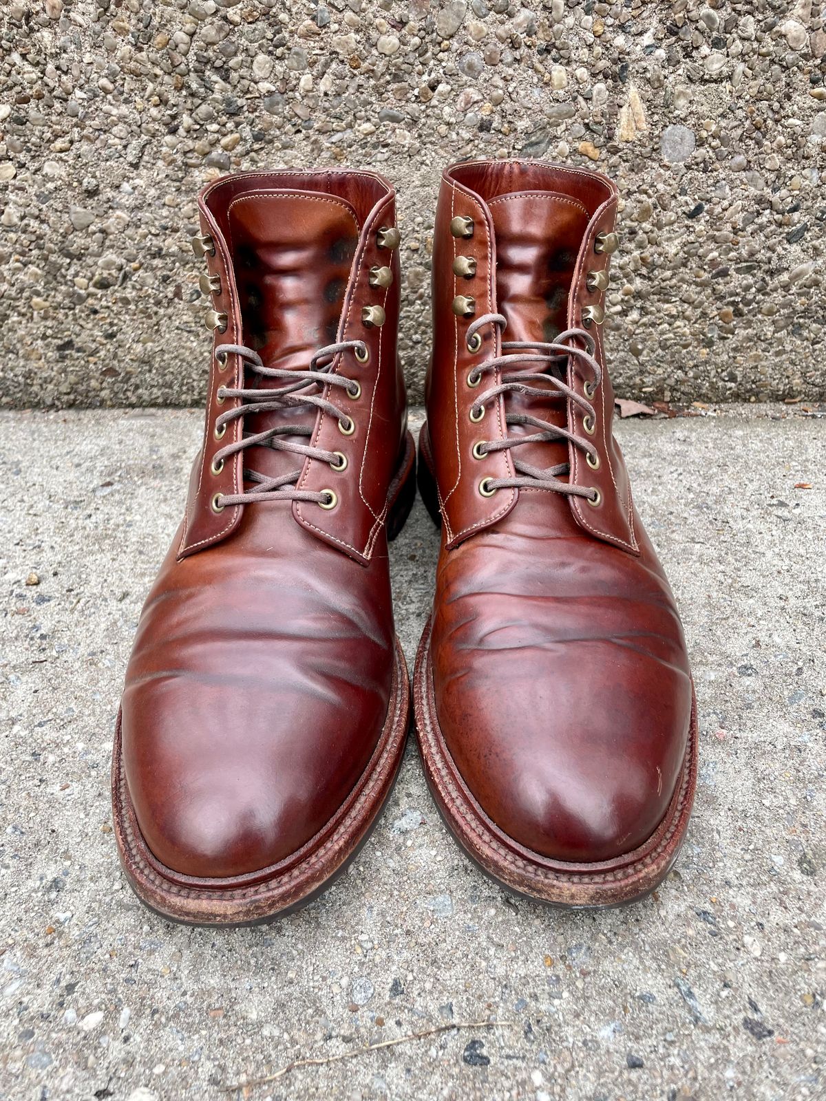 Photo by solestandcool on March 4, 2023 of the Grant Stone Edward Boot in Horween Honey Glazed Shell Cordovan.