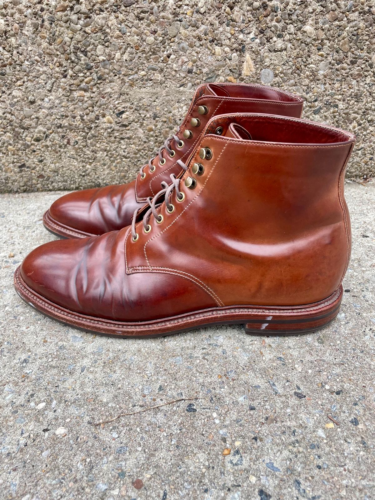 Photo by solestandcool on March 4, 2023 of the Grant Stone Edward Boot in Horween Honey Glazed Shell Cordovan.
