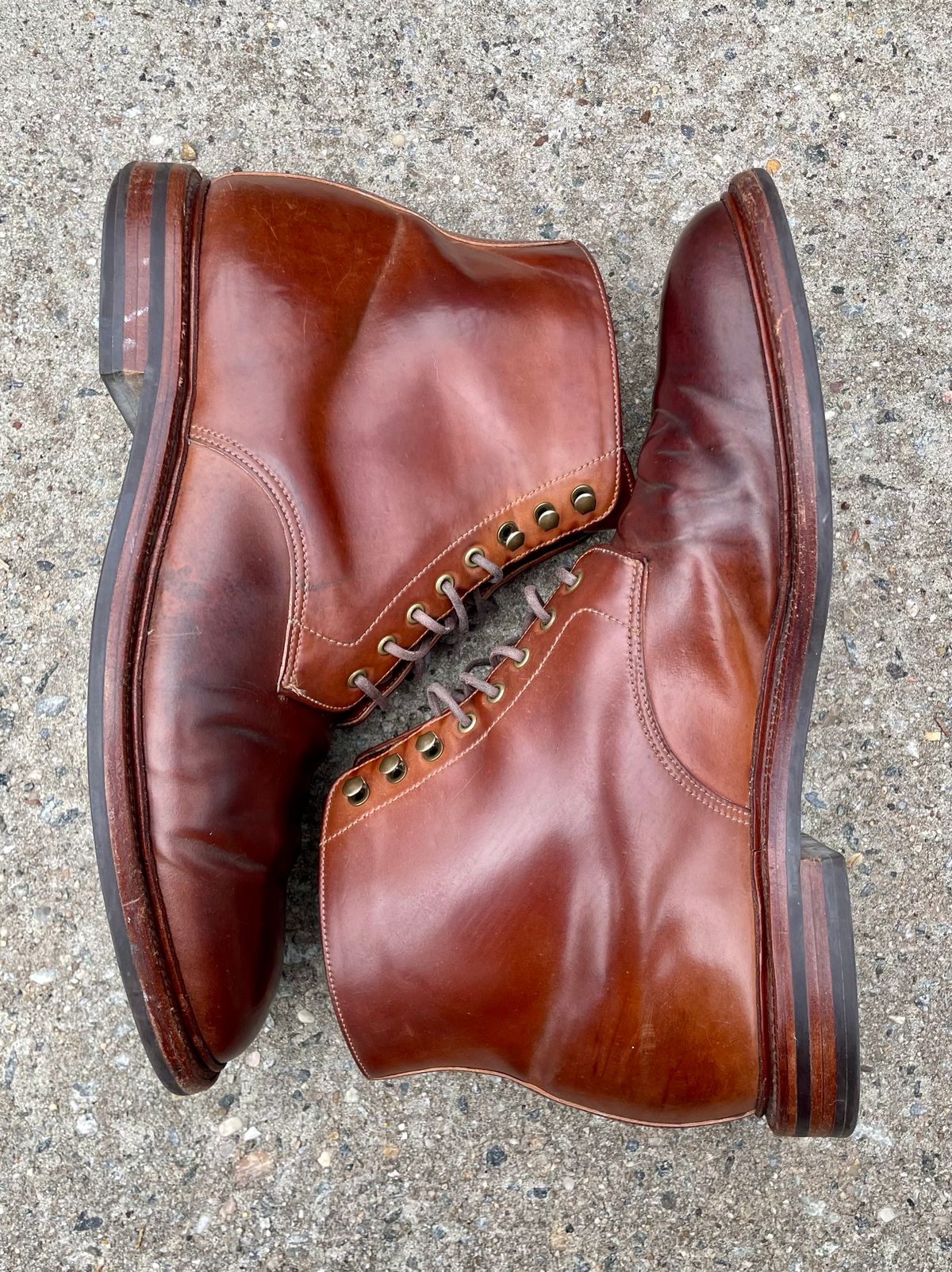 Photo by solestandcool on March 4, 2023 of the Grant Stone Edward Boot in Horween Honey Glazed Shell Cordovan.