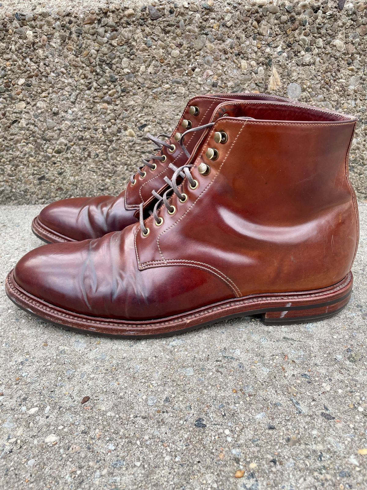 Photo by solestandcool on April 3, 2023 of the Grant Stone Edward Boot in Horween Honey Glazed Shell Cordovan.