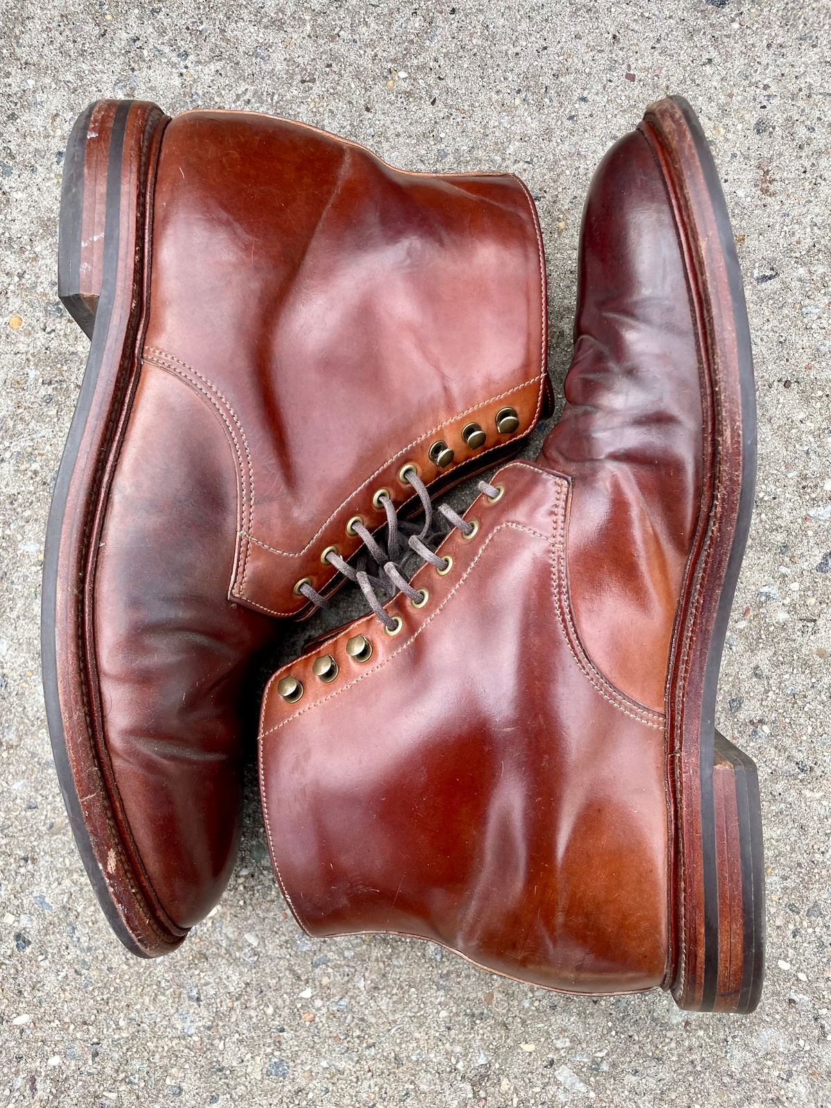 Photo by solestandcool on April 3, 2023 of the Grant Stone Edward Boot in Horween Honey Glazed Shell Cordovan.