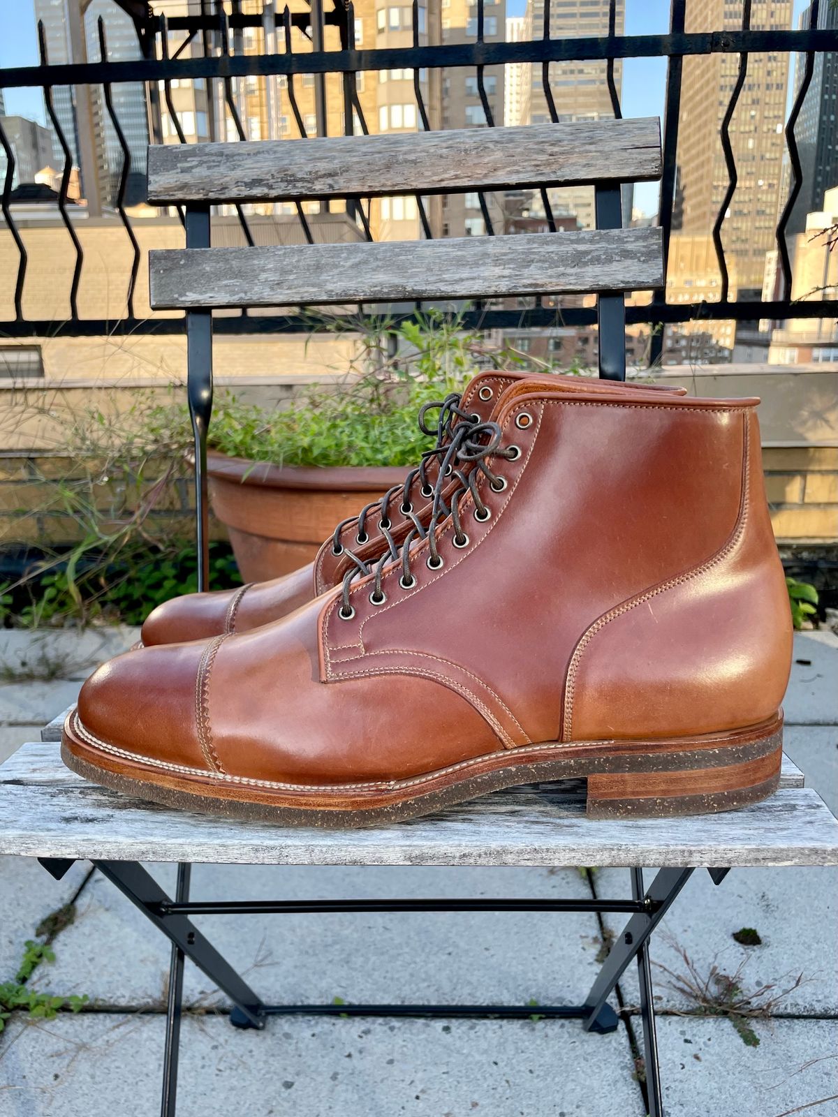 Photo by solestandcool on October 4, 2023 of the Viberg Service Boot PCT in Horween Natural Shell Cordovan.