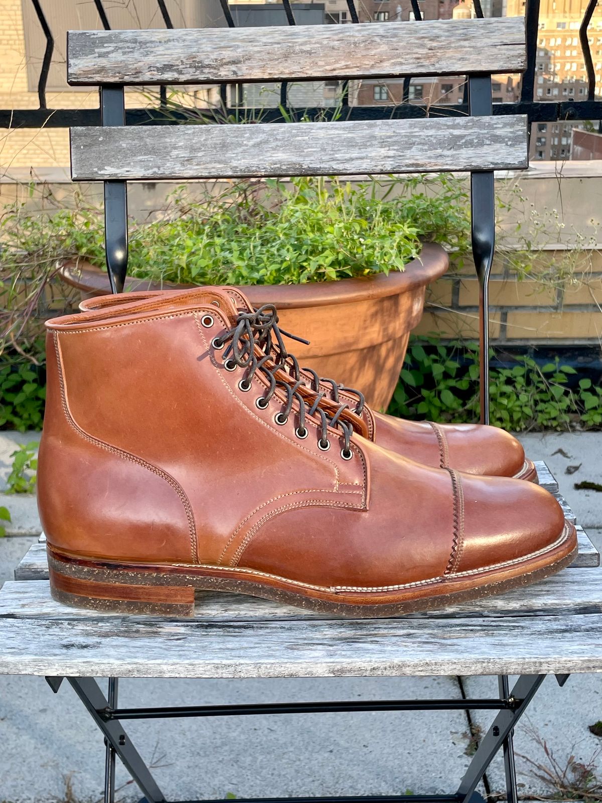 Photo by solestandcool on October 4, 2023 of the Viberg Service Boot PCT in Horween Natural Shell Cordovan.
