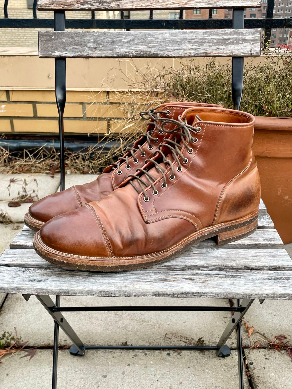 Photo by solestandcool on December 2, 2023 of the Viberg Service Boot PCT in Horween Natural Shell Cordovan.