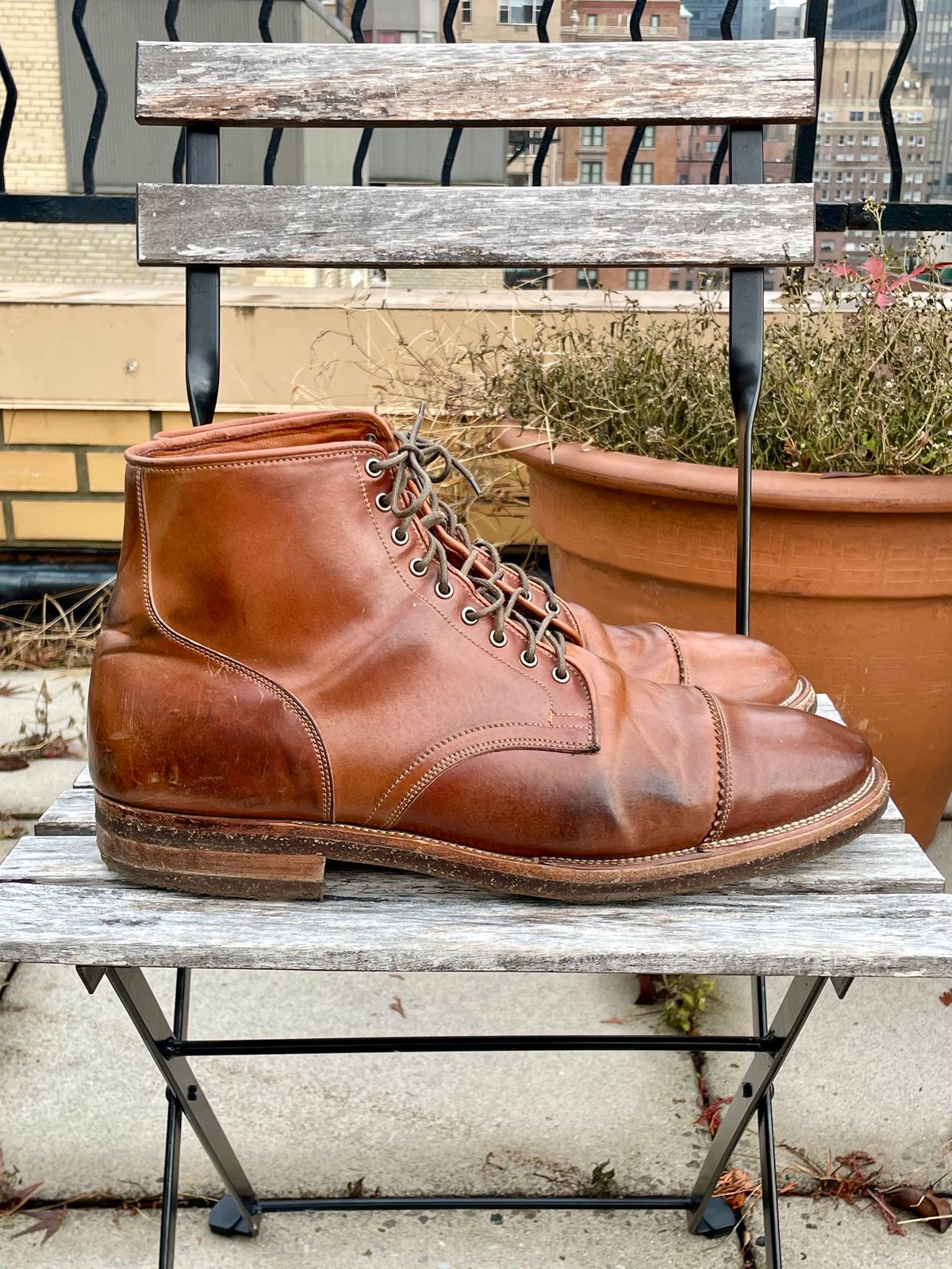 Photo by solestandcool on December 2, 2023 of the Viberg Service Boot PCT in Horween Natural Shell Cordovan.