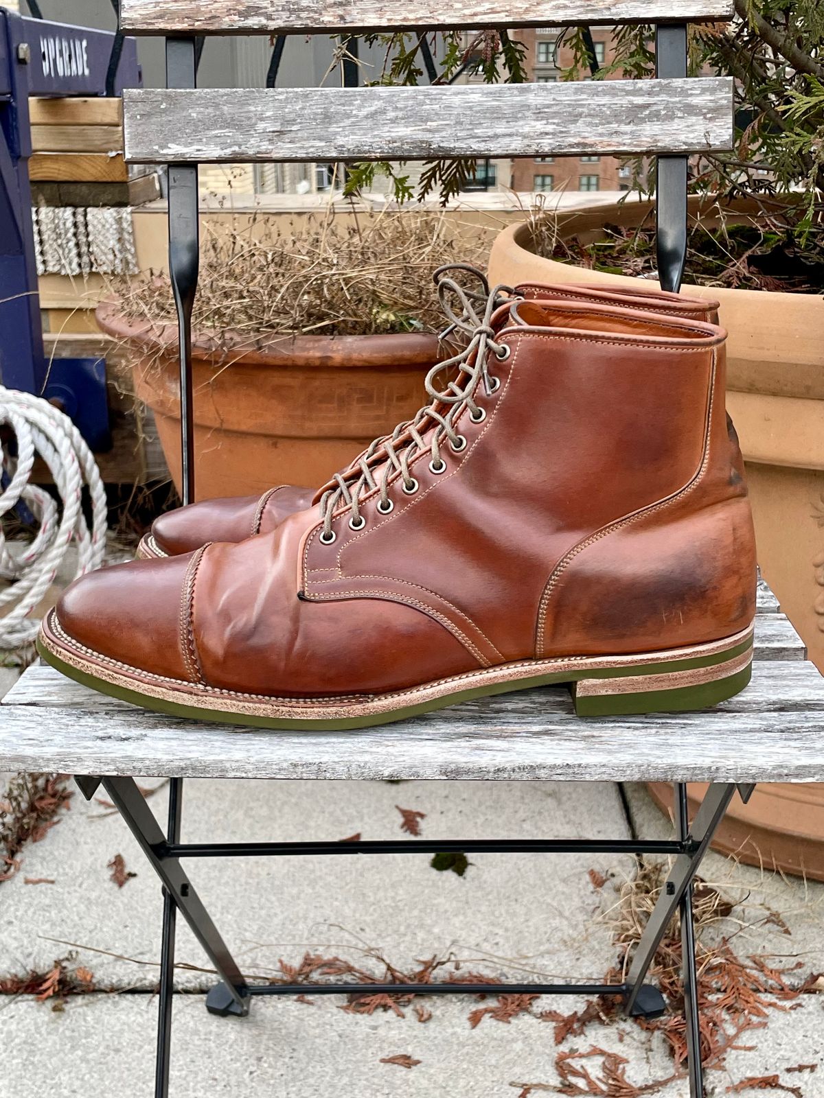 Photo by solestandcool on January 1, 2024 of the Viberg Service Boot PCT in Horween Natural Shell Cordovan.
