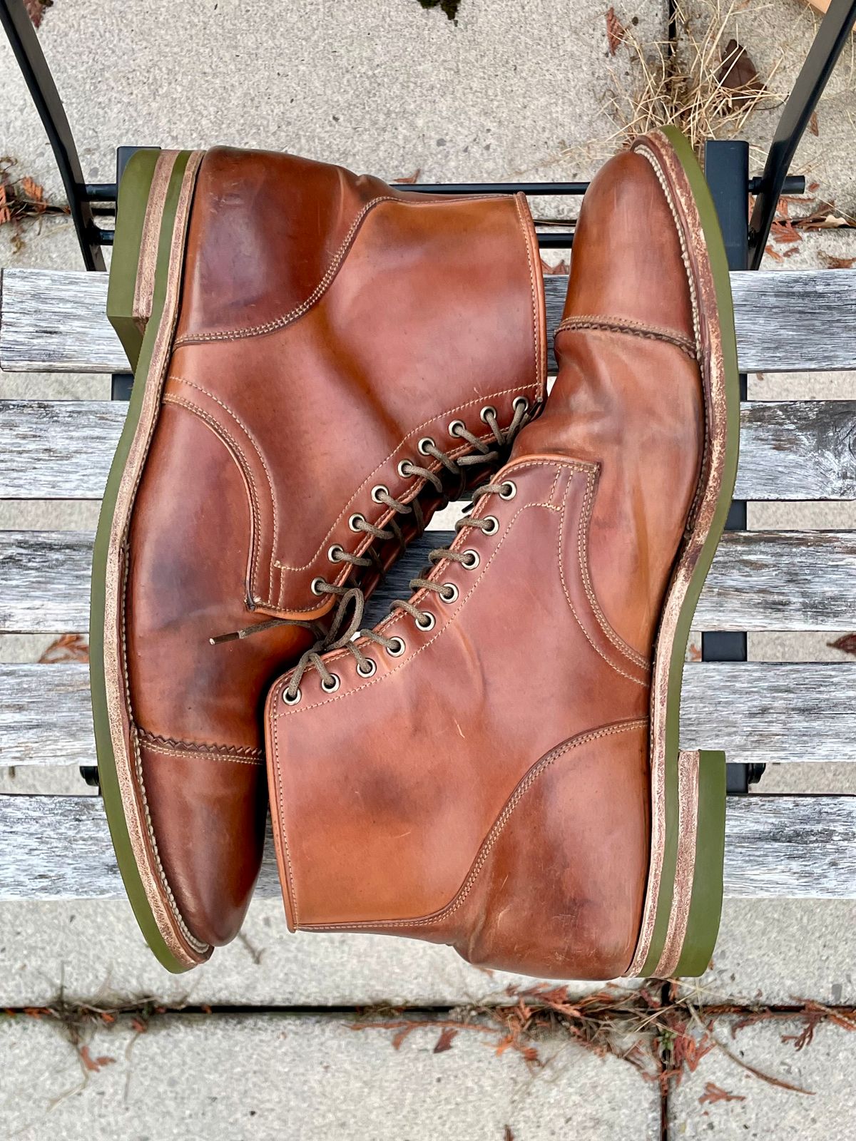 Photo by solestandcool on January 1, 2024 of the Viberg Service Boot PCT in Horween Natural Shell Cordovan.