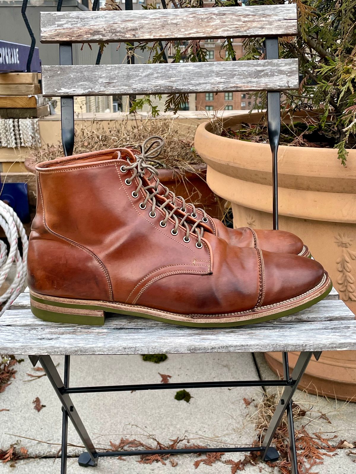 Photo by solestandcool on January 1, 2024 of the Viberg Service Boot PCT in Horween Natural Shell Cordovan.