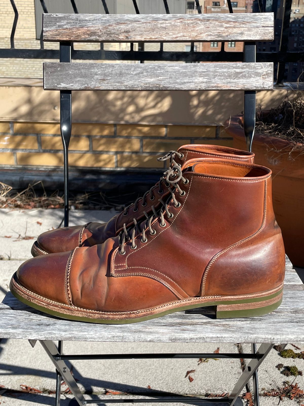 Photo by solestandcool on February 4, 2024 of the Viberg Service Boot PCT in Horween Natural Shell Cordovan.
