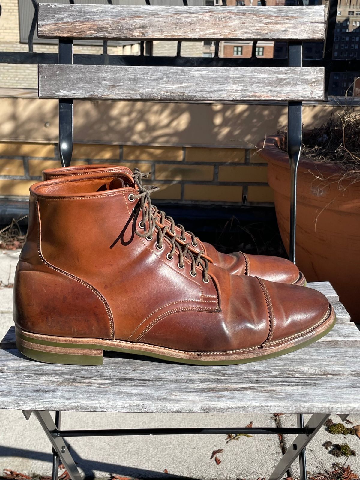 Photo by solestandcool on February 4, 2024 of the Viberg Service Boot PCT in Horween Natural Shell Cordovan.