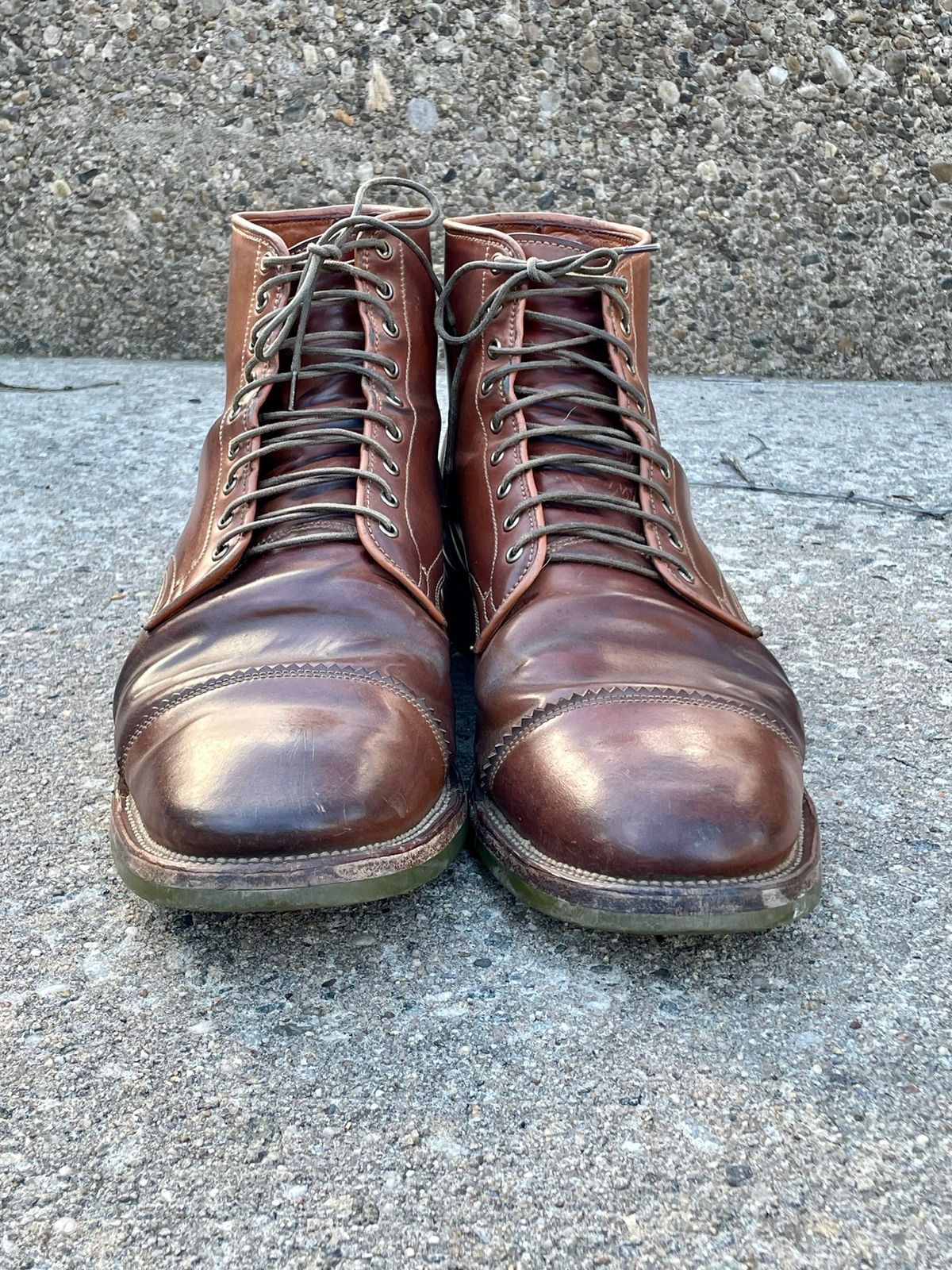 Photo by solestandcool on March 3, 2024 of the Viberg Service Boot PCT in Horween Natural Shell Cordovan.