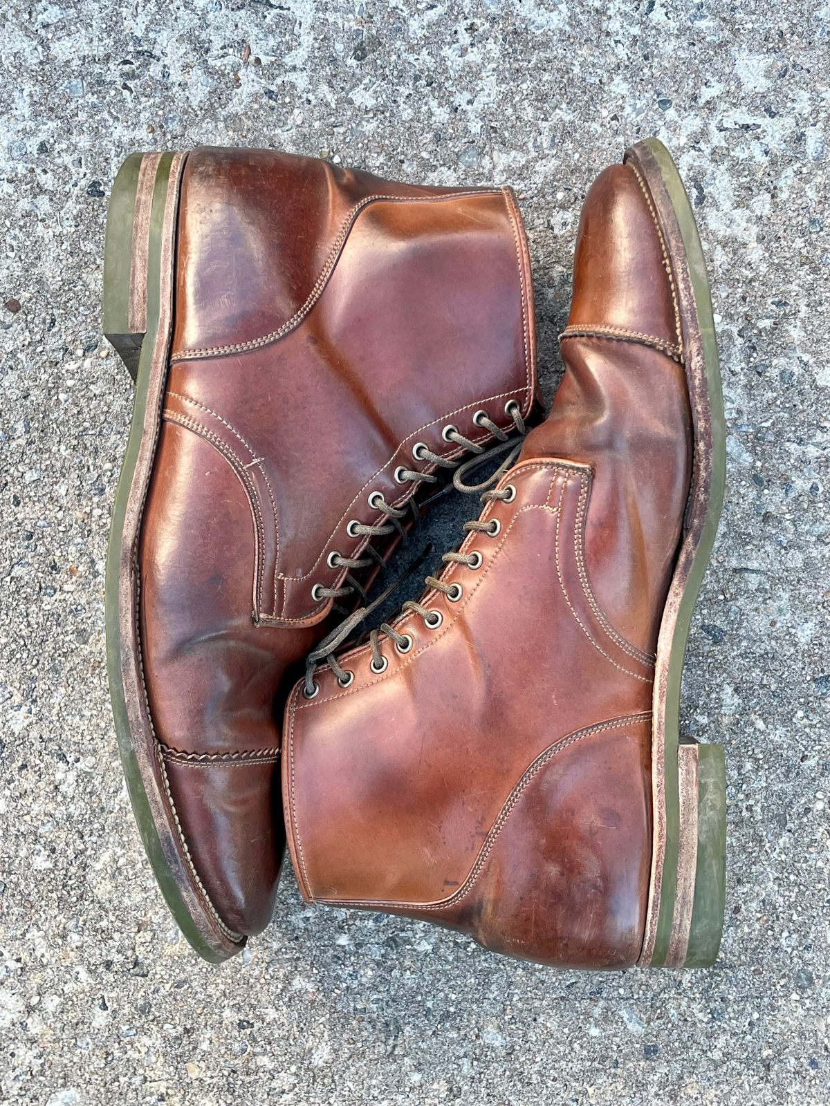 Photo by solestandcool on March 3, 2024 of the Viberg Service Boot PCT in Horween Natural Shell Cordovan.