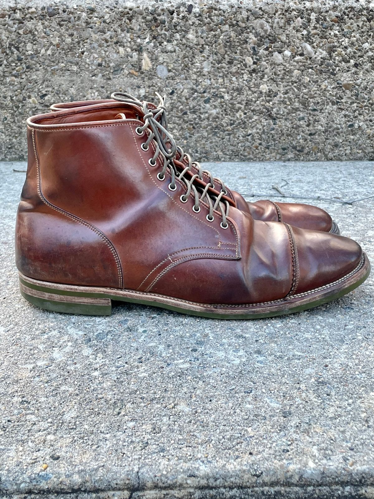 Photo by solestandcool on March 3, 2024 of the Viberg Service Boot PCT in Horween Natural Shell Cordovan.