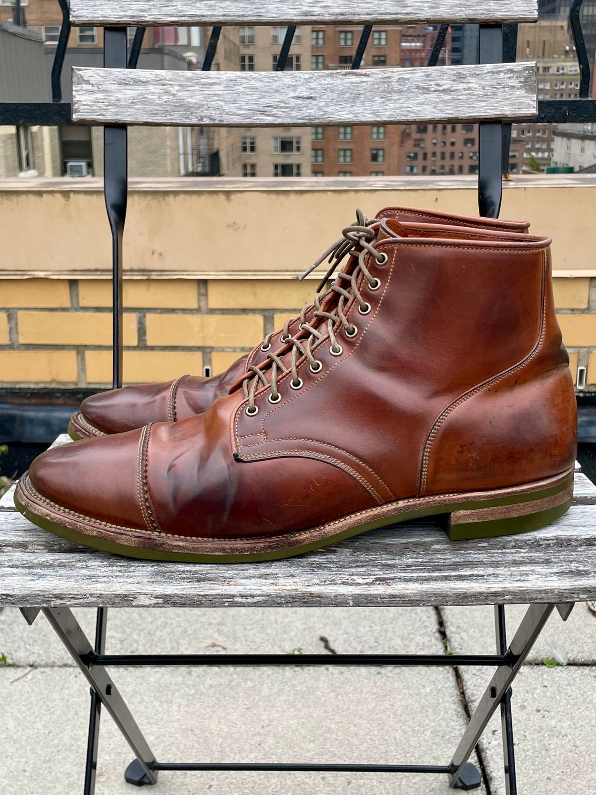 Photo by solestandcool on April 2, 2024 of the Viberg Service Boot PCT in Horween Natural Shell Cordovan.