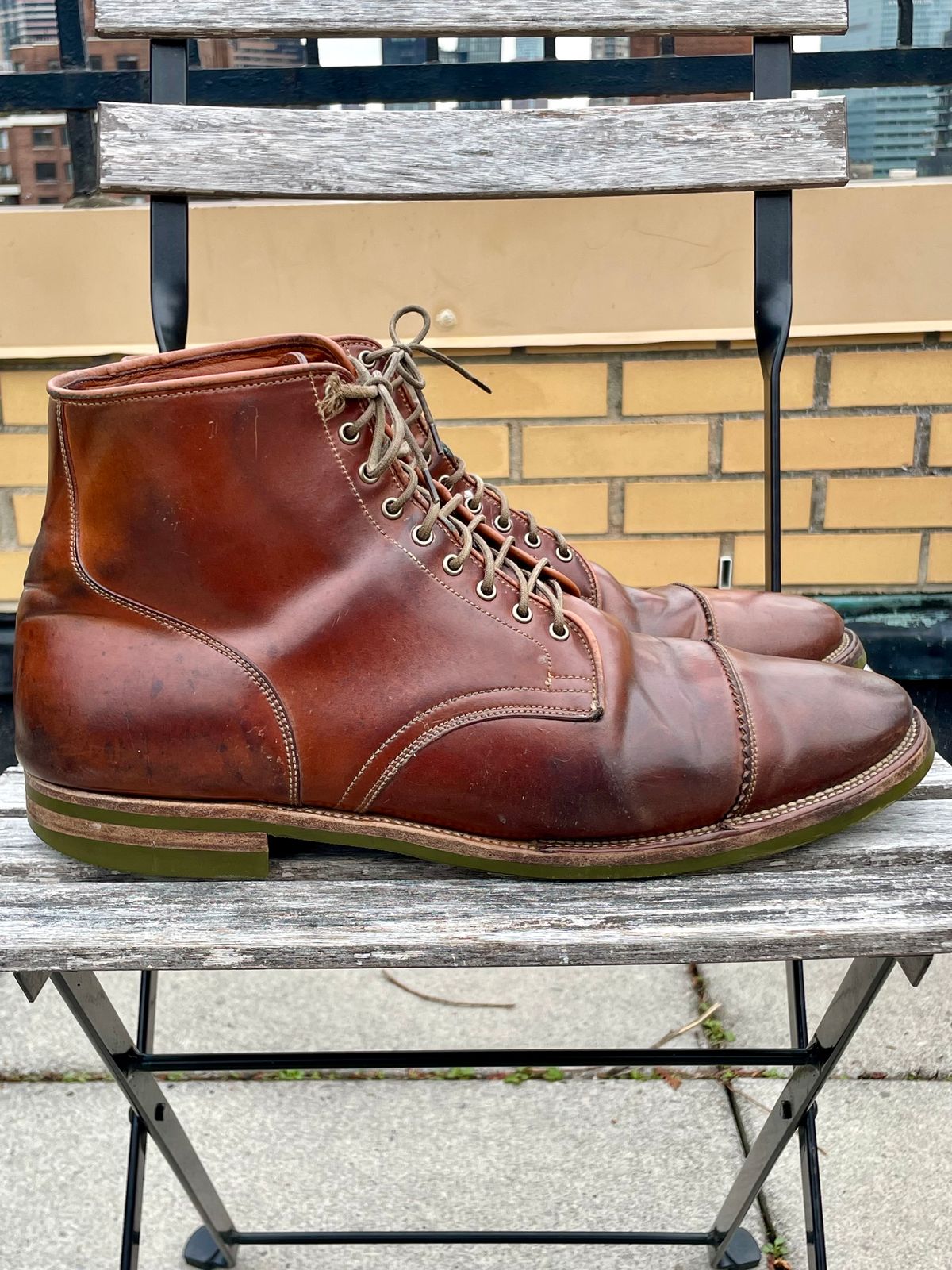 Photo by solestandcool on April 2, 2024 of the Viberg Service Boot PCT in Horween Natural Shell Cordovan.