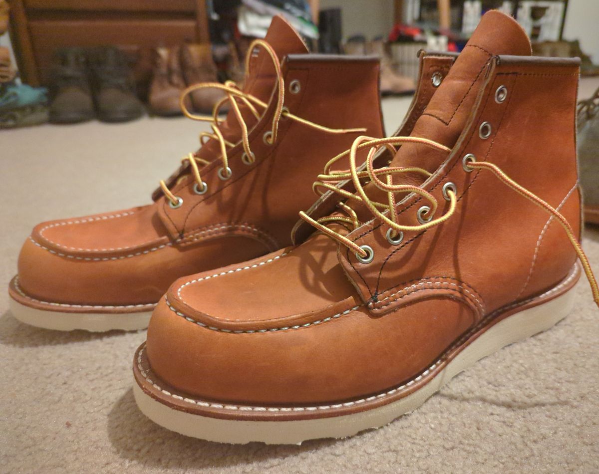 Photo by abrinson on August 15, 2023 of the Red Wing 6-Inch Classic Moc in S.B. Foot Oro Legacy.