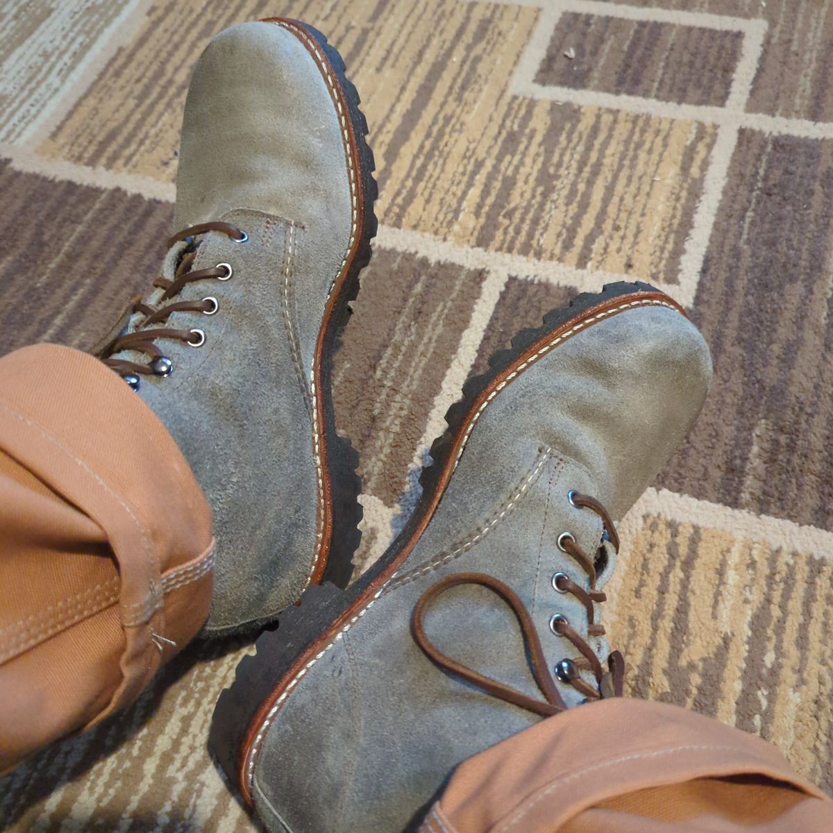 Photo by abrinson on November 4, 2022 of the Wolverine 1000 Mile Plain-Toe Boot in C.F. Stead Anthracite Waxed Roughout.