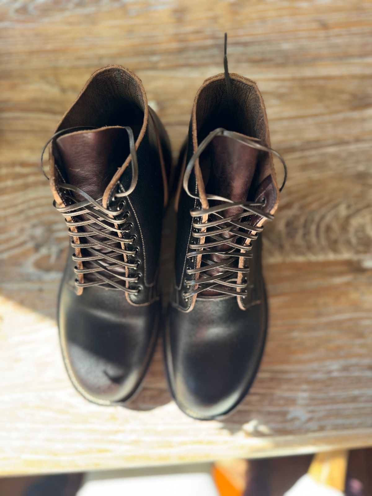 Photo by neerja27 on October 6, 2024 of the Viberg Service Boot in Horween Brown Waxed Flesh.