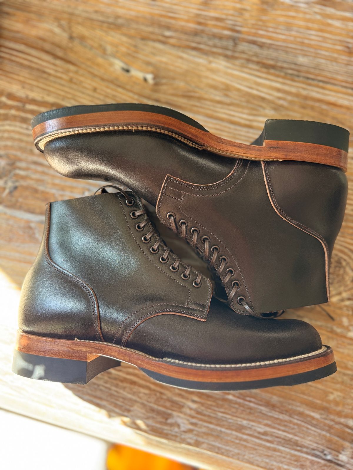 Photo by neerja27 on October 6, 2024 of the Viberg Service Boot in Horween Brown Waxed Flesh.