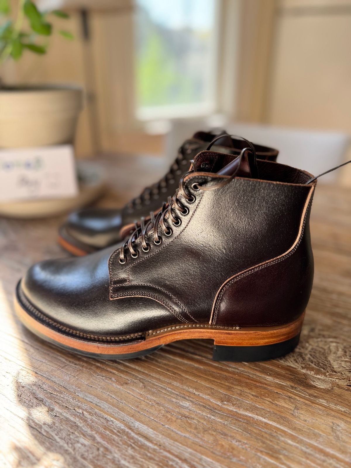 Photo by neerja27 on October 6, 2024 of the Viberg Service Boot in Horween Brown Waxed Flesh.
