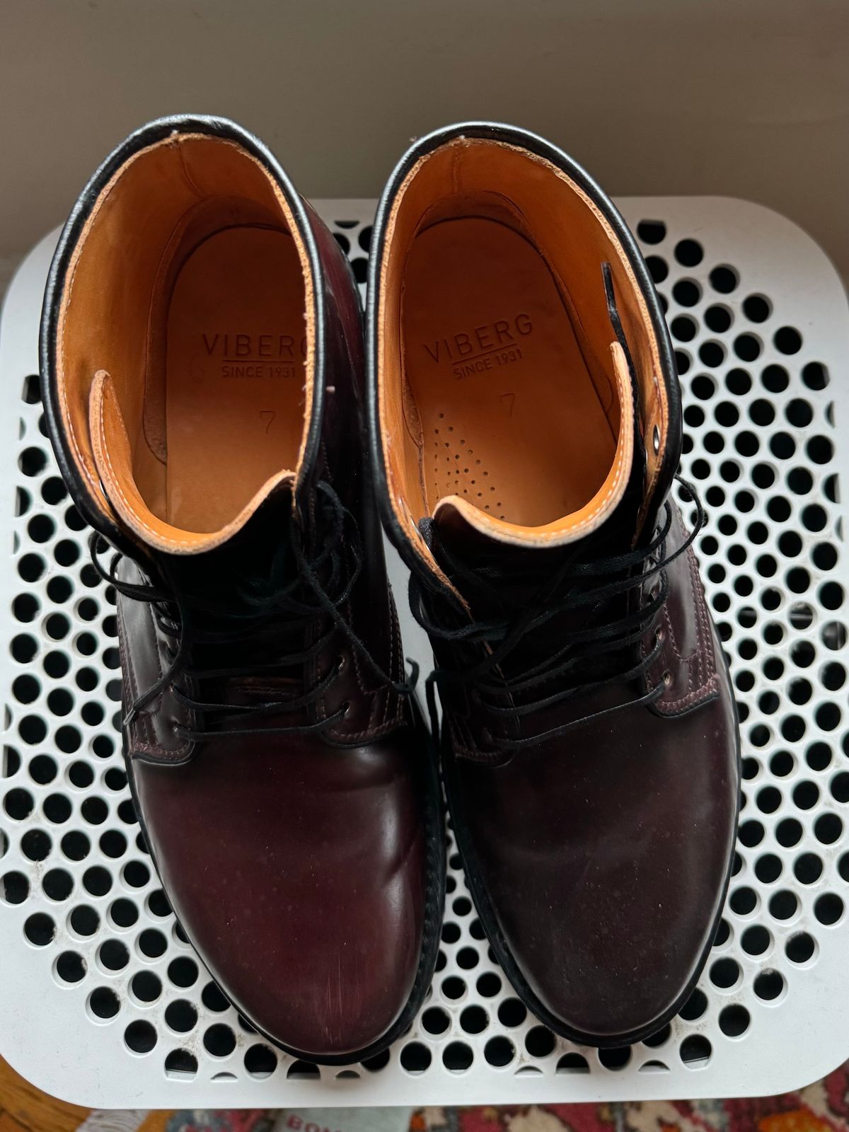 Photo by neerja27 on December 5, 2023 of the Viberg Unknown Model in Horween Color 8 Shell Cordovan.
