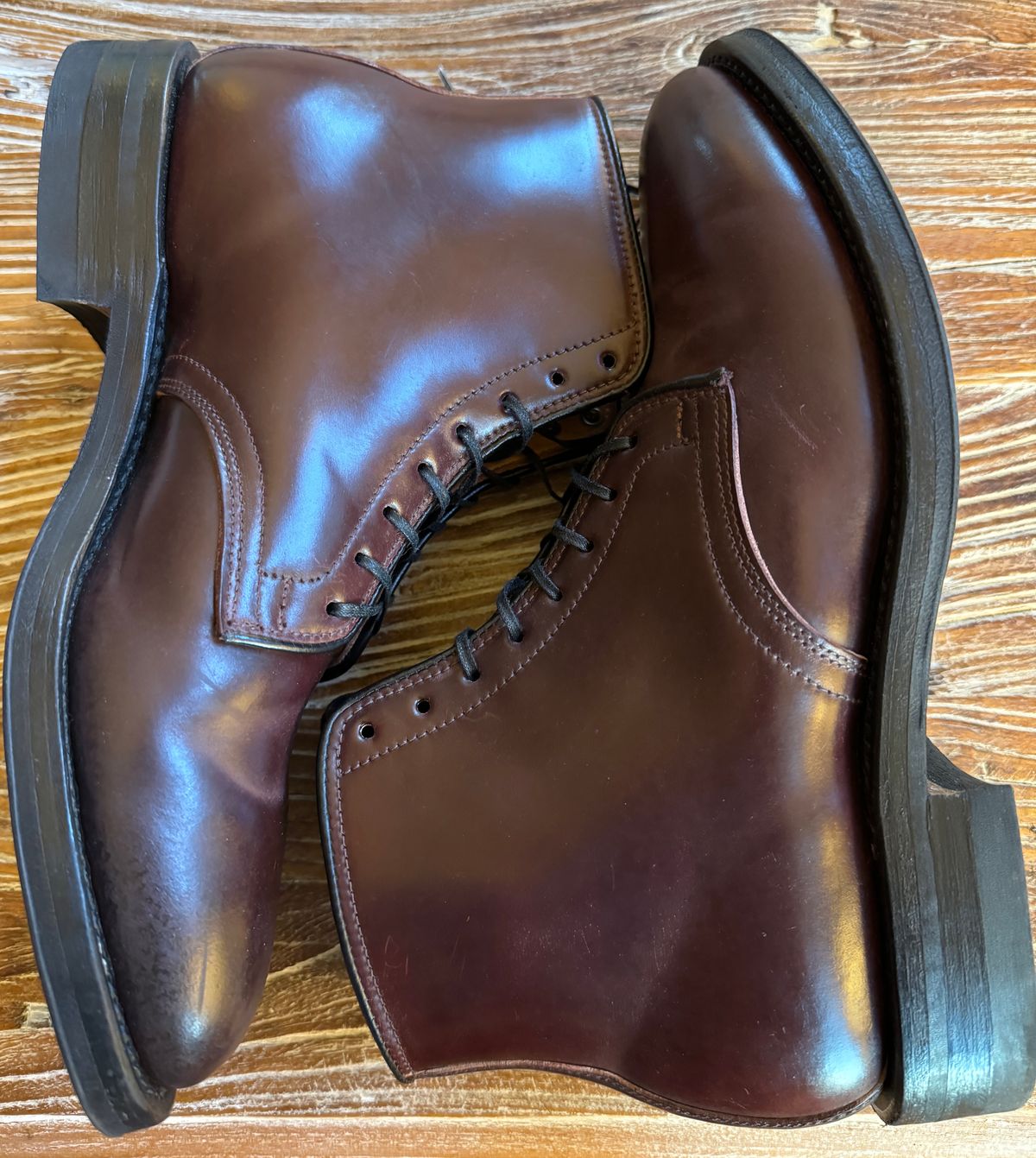 Photo by neerja27 on January 2, 2024 of the Viberg Unknown Model in Horween Color 8 Shell Cordovan.