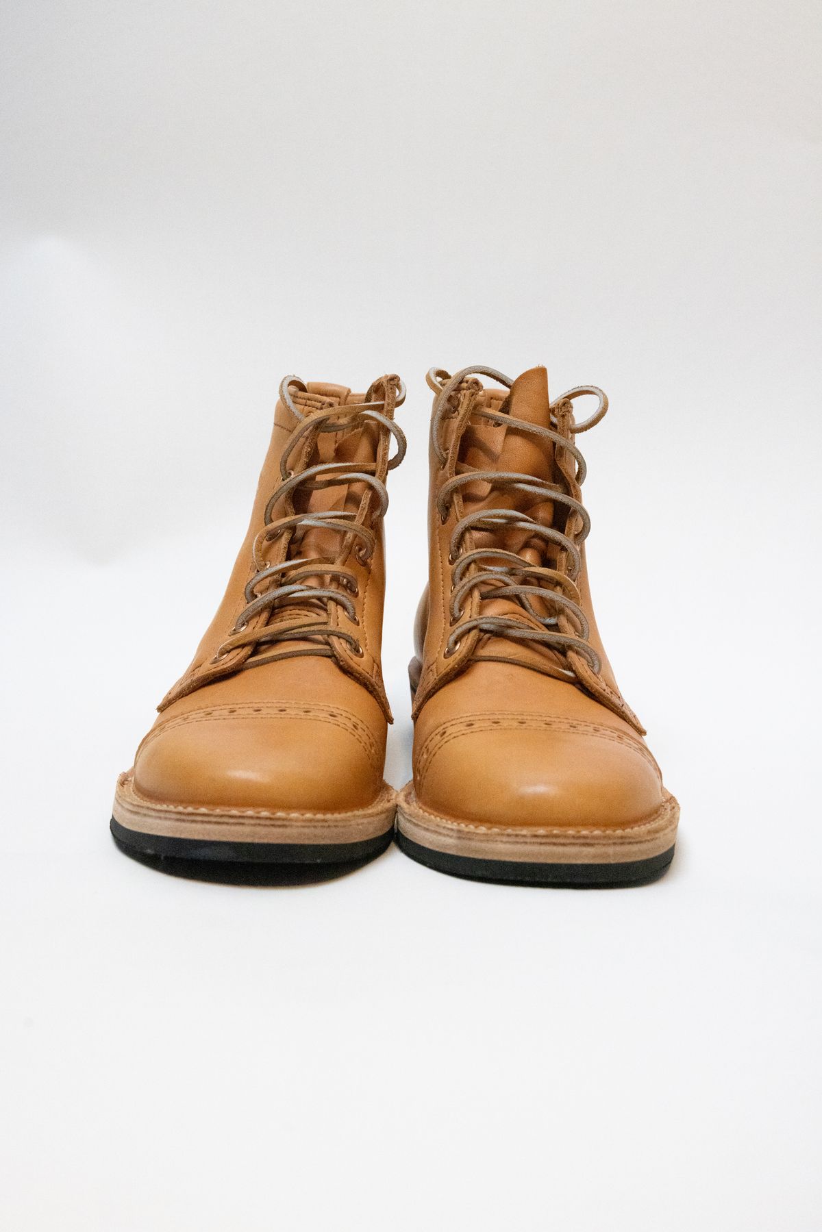 Photo by stl002 on October 2, 2022 of the Wesco Hendrik in Horween Natural Essex.