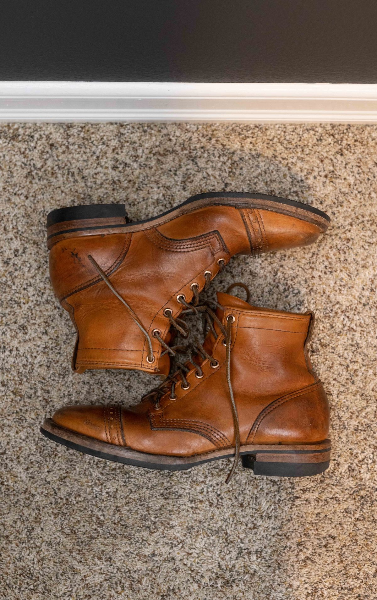 Photo by stl002 on December 2, 2022 of the Wesco Hendrik in Horween Natural Essex.