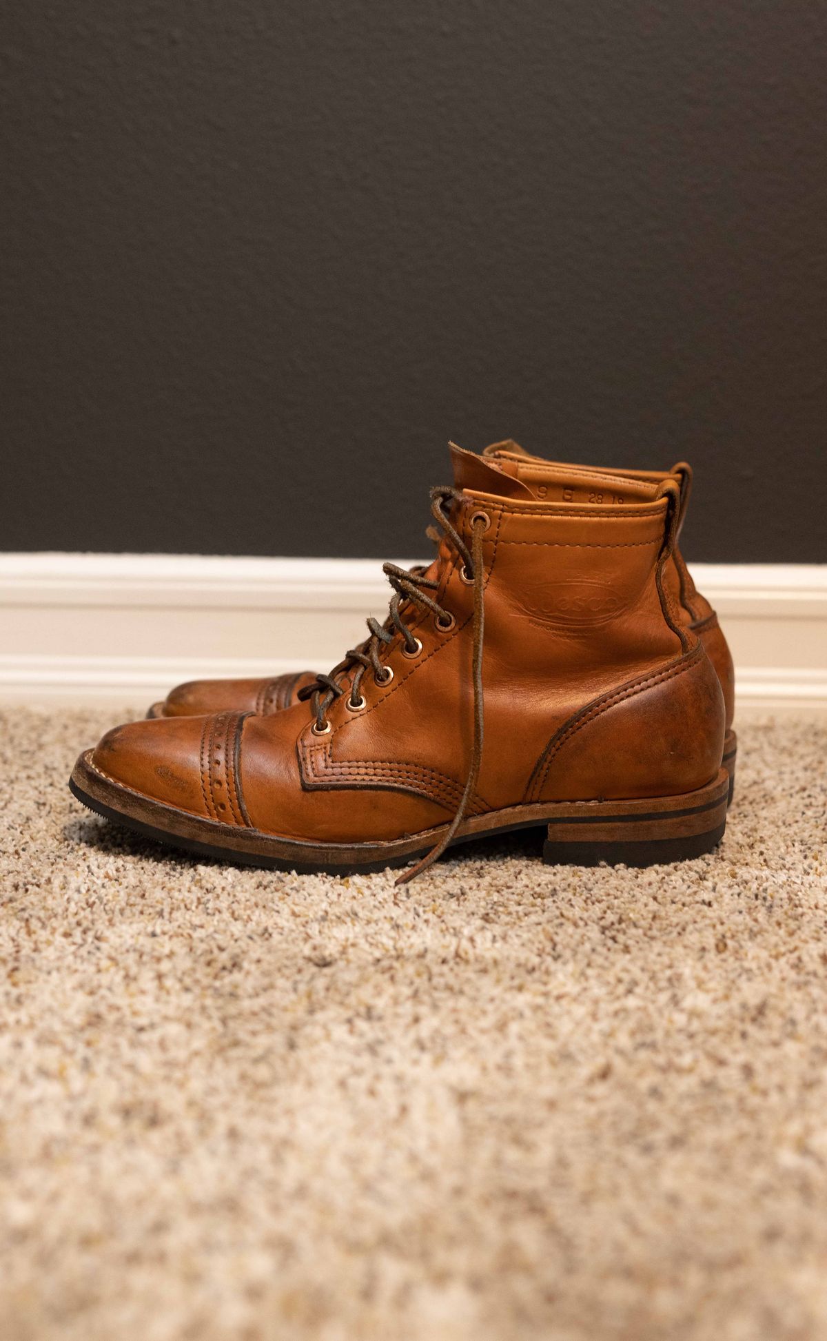 Photo by stl002 on December 2, 2022 of the Wesco Hendrik in Horween Natural Essex.