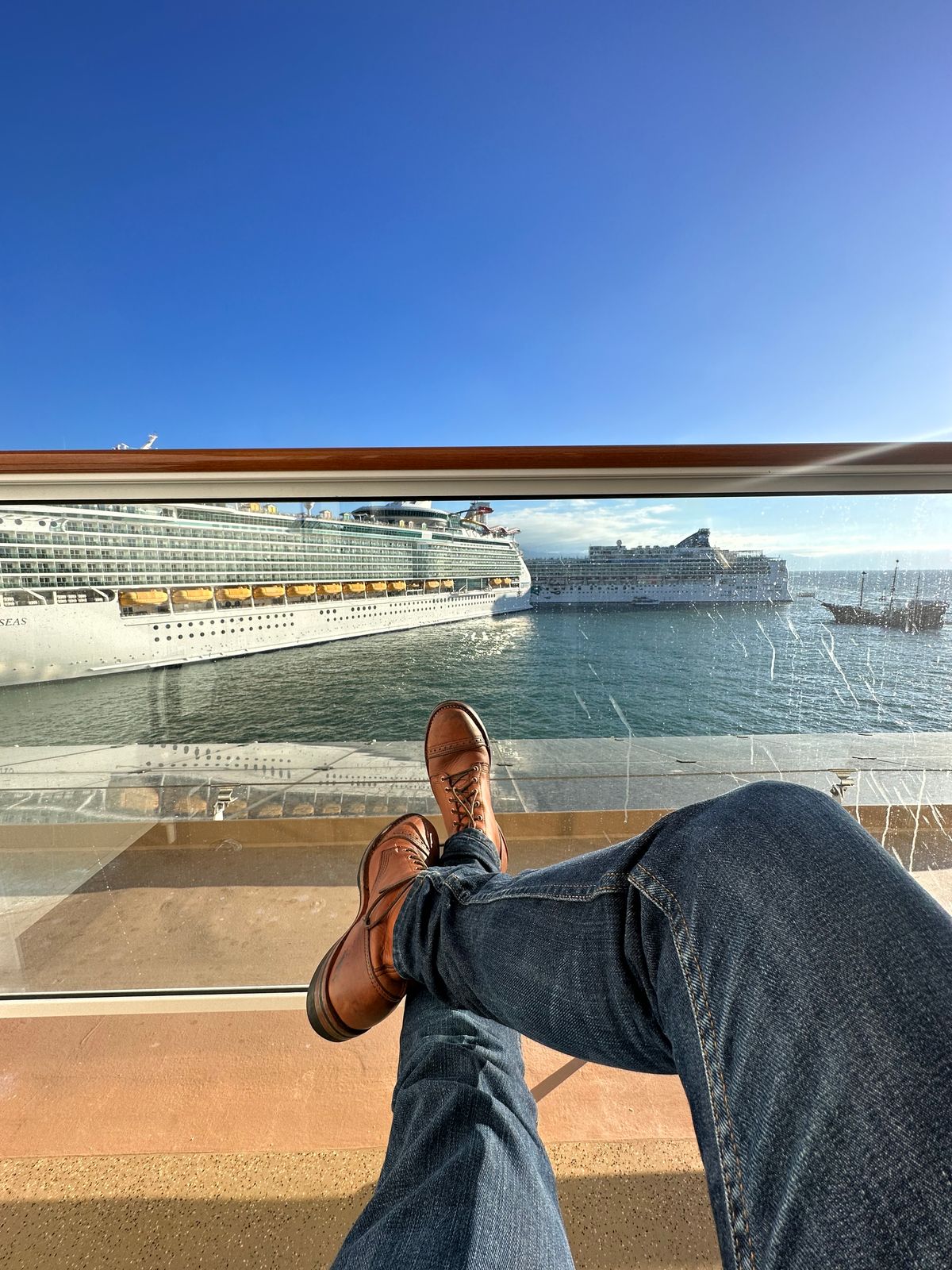 Photo by stl002 on January 5, 2023 of the Wesco Hendrik in Horween Natural Essex.