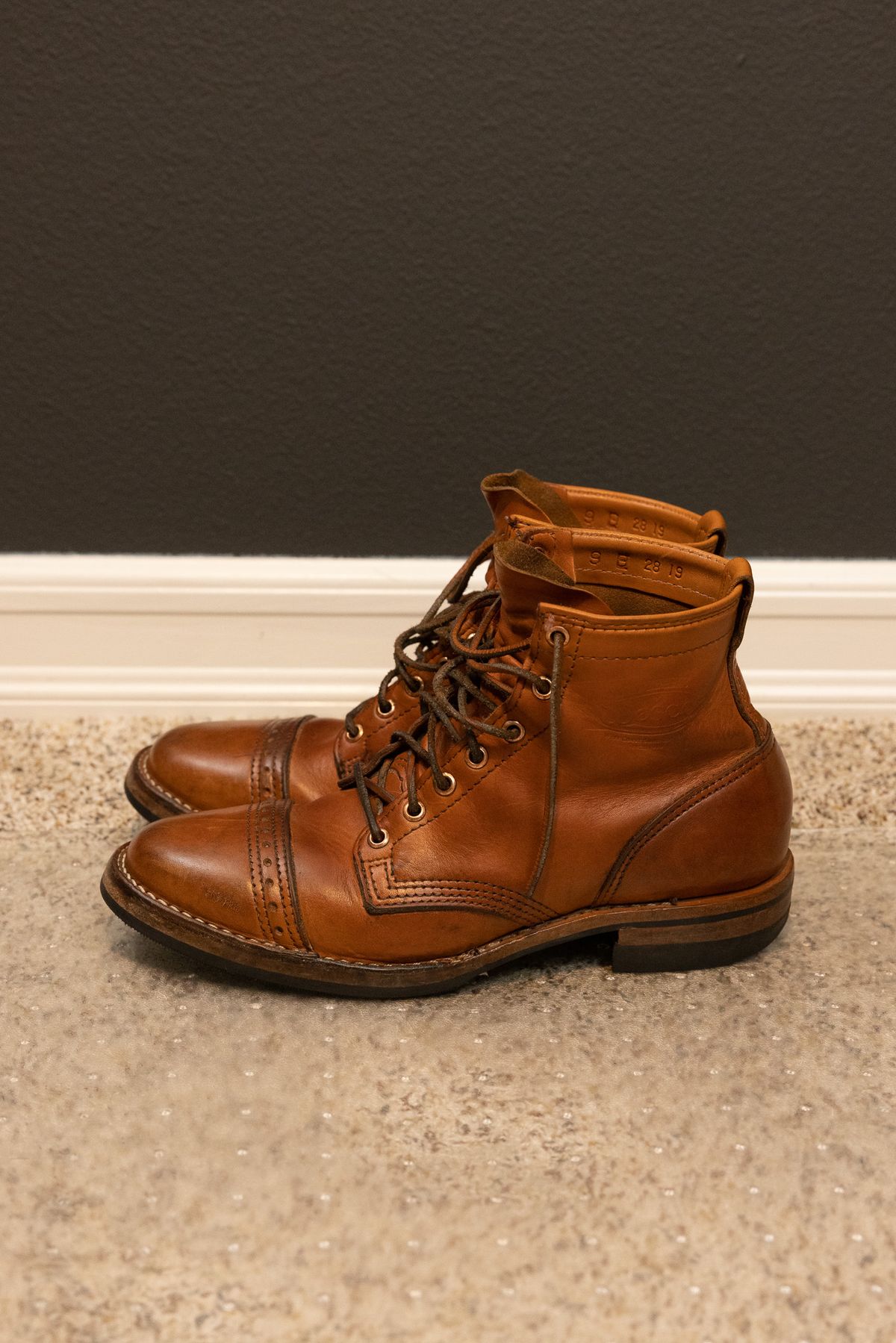 Photo by stl002 on February 3, 2023 of the Wesco Hendrik in Horween Natural Essex.