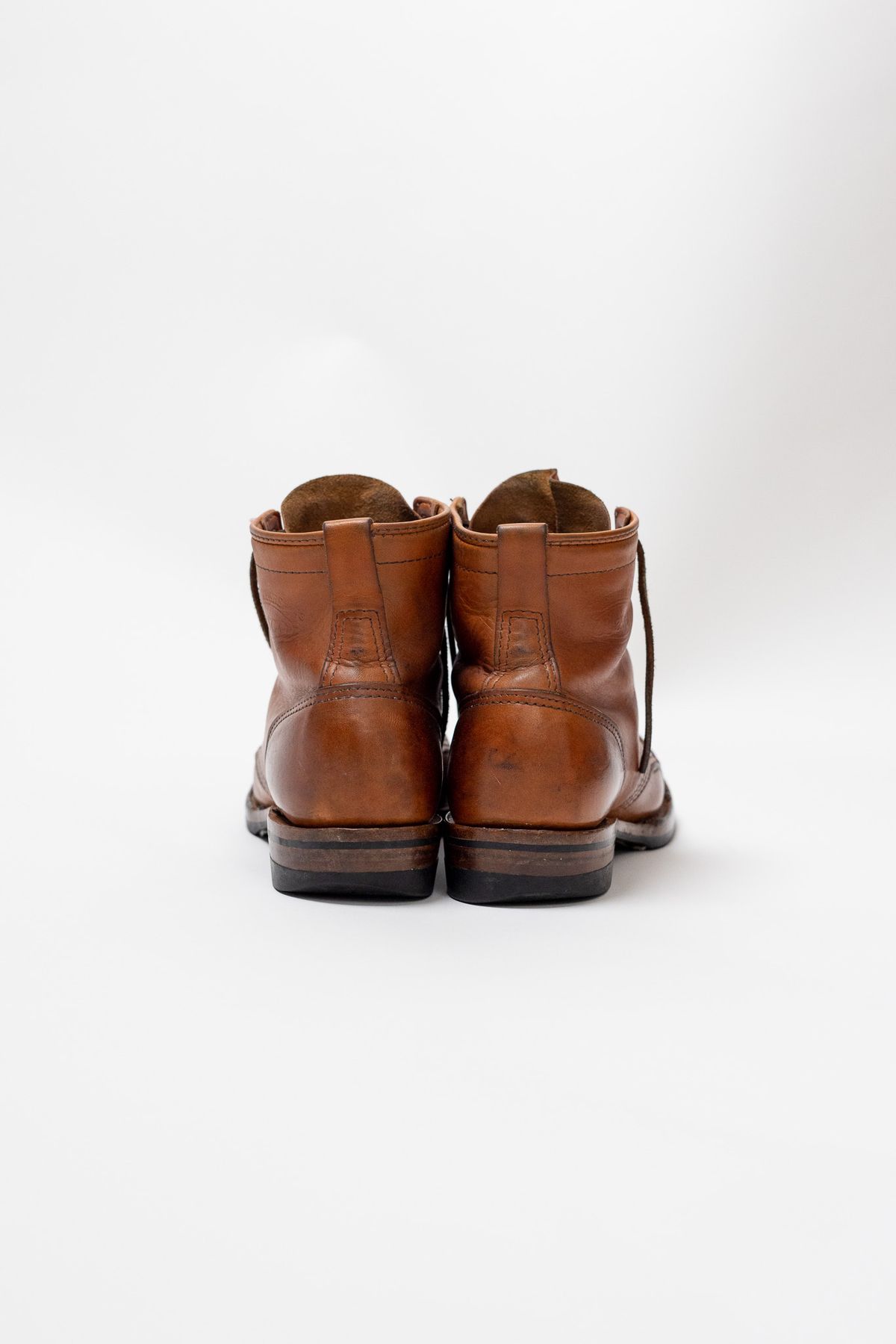 Photo by stl002 on April 5, 2023 of the Wesco Hendrik in Horween Natural Essex.