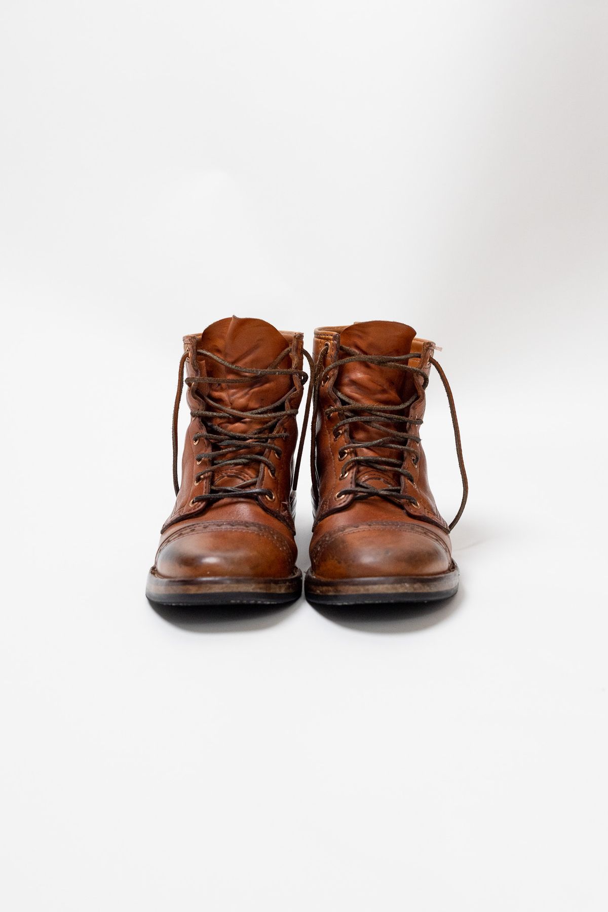 Photo by stl002 on April 5, 2023 of the Wesco Hendrik in Horween Natural Essex.
