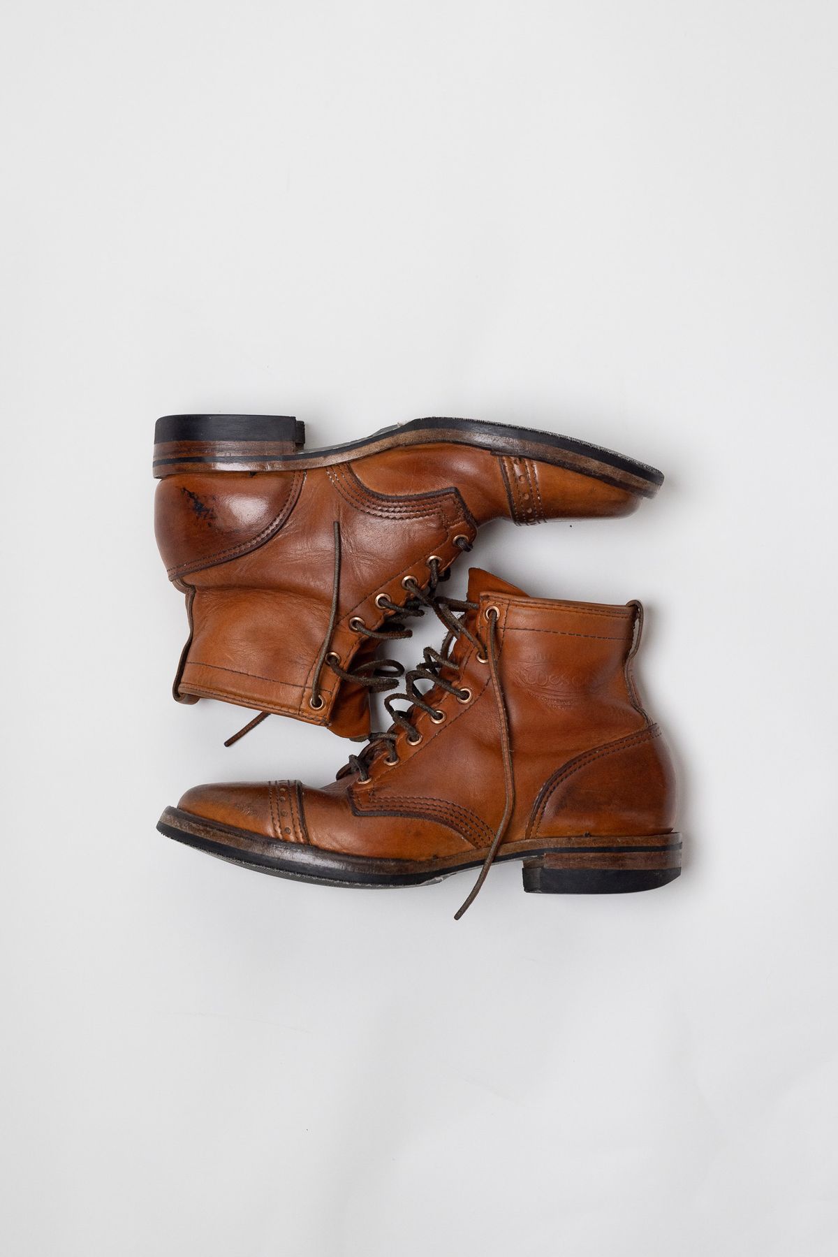 Photo by stl002 on April 5, 2023 of the Wesco Hendrik in Horween Natural Essex.