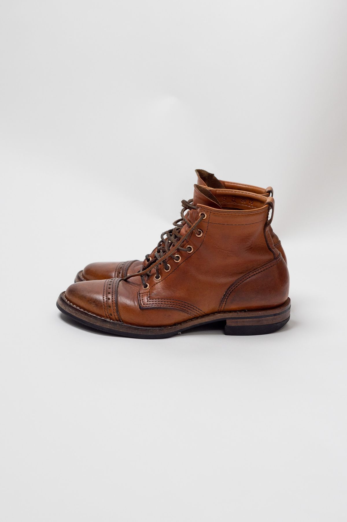 Photo by stl002 on April 5, 2023 of the Wesco Hendrik in Horween Natural Essex.