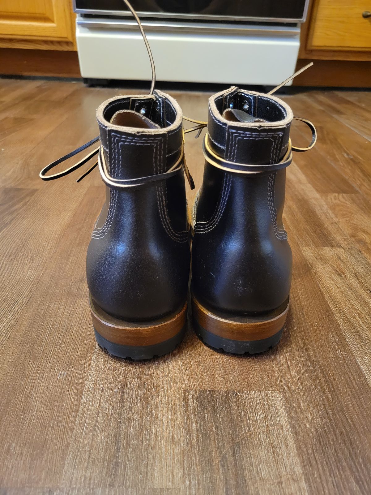 Photo by MagicBeardMan86 on October 1, 2023 of the White's MP-M1TC in Horween Black Waxed Flesh.