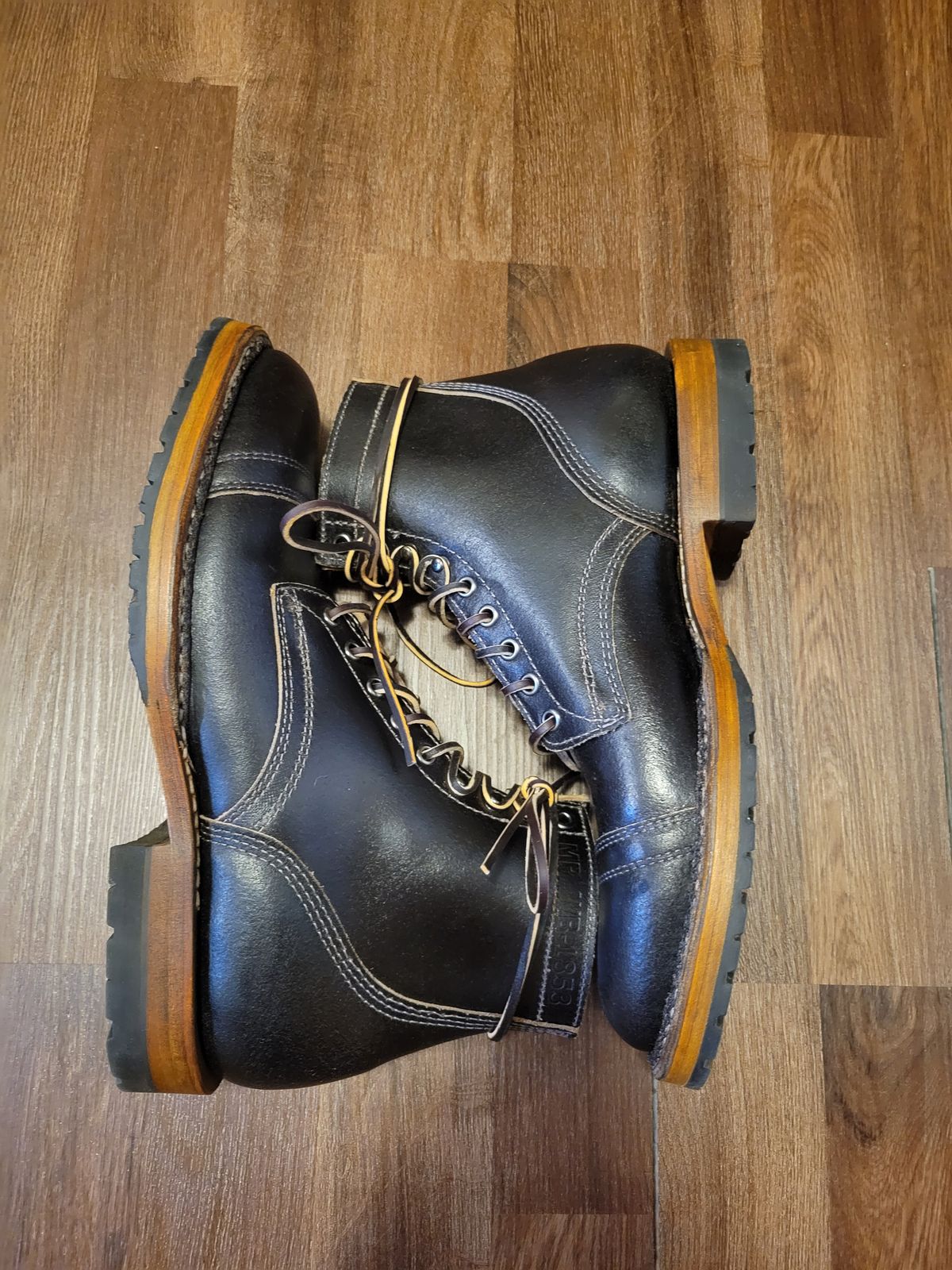 Photo by MagicBeardMan86 on October 1, 2023 of the White's MP-M1TC in Horween Black Waxed Flesh.