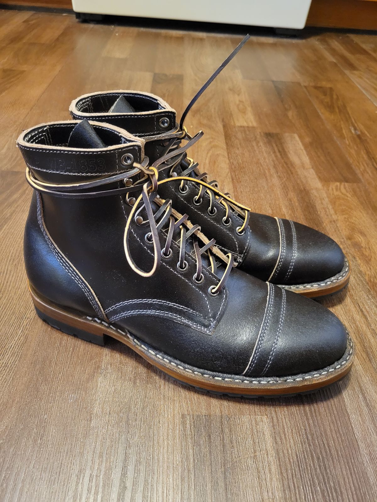 Photo by MagicBeardMan86 on October 1, 2023 of the White's MP-M1TC in Horween Black Waxed Flesh.
